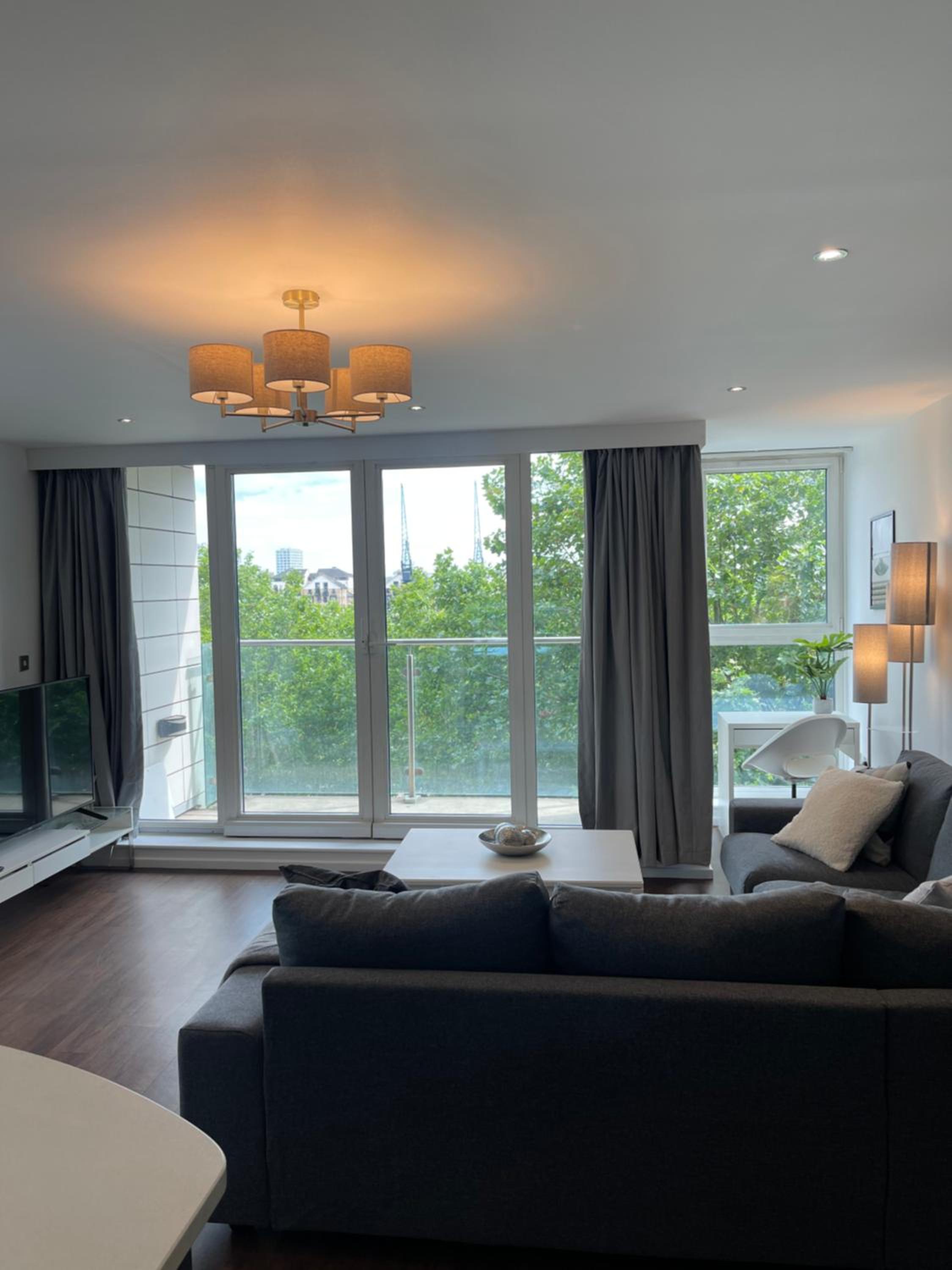 Modern Luxury 2 bedroom apartment in London Excel