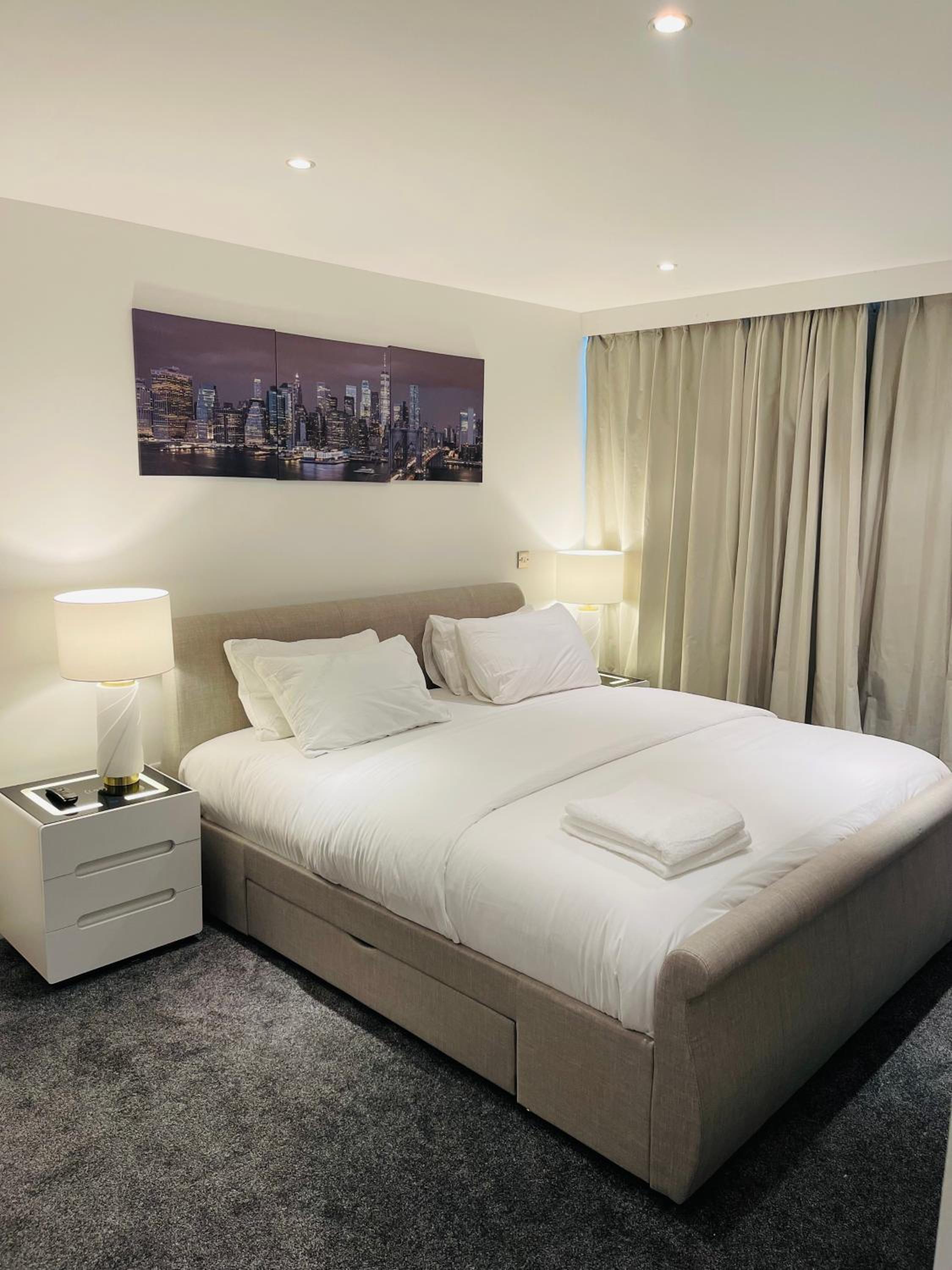 Modern Luxury 2 bedroom apartment in London Excel