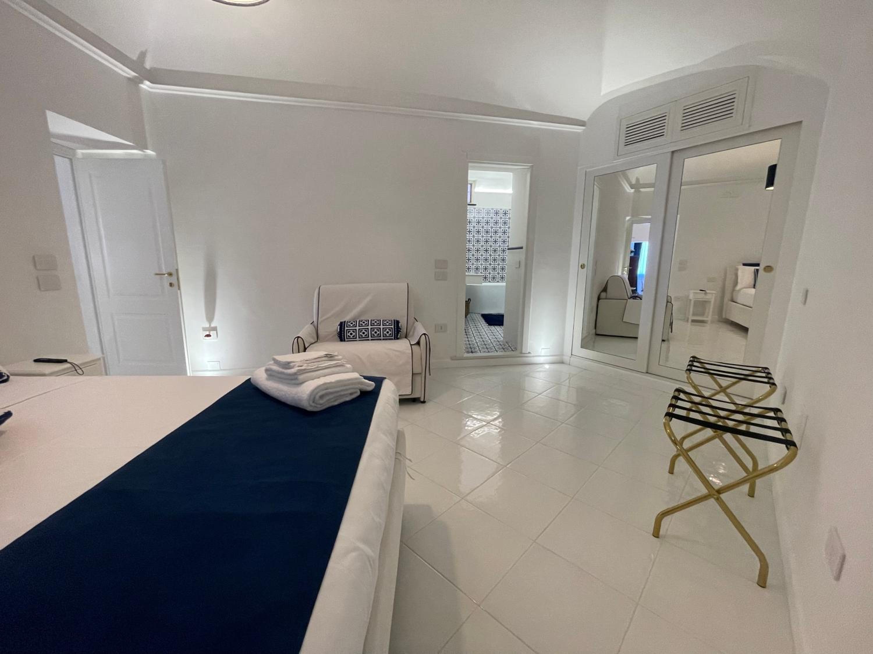 Ravello suite photo 2