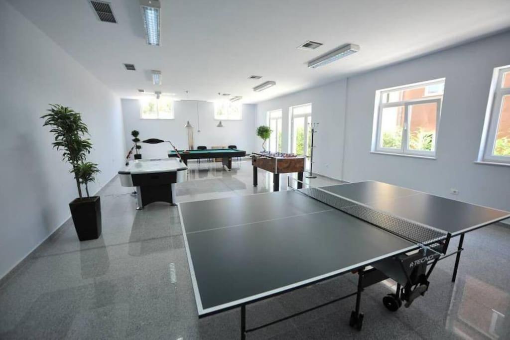 Sweet Escape Apartment w POOL