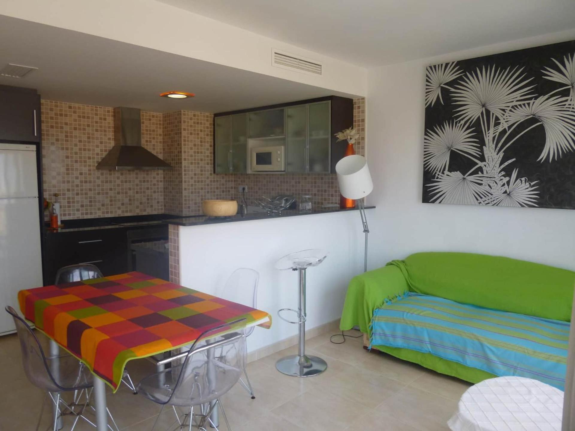Apartamento Ozieri con piscina y vistas al mar