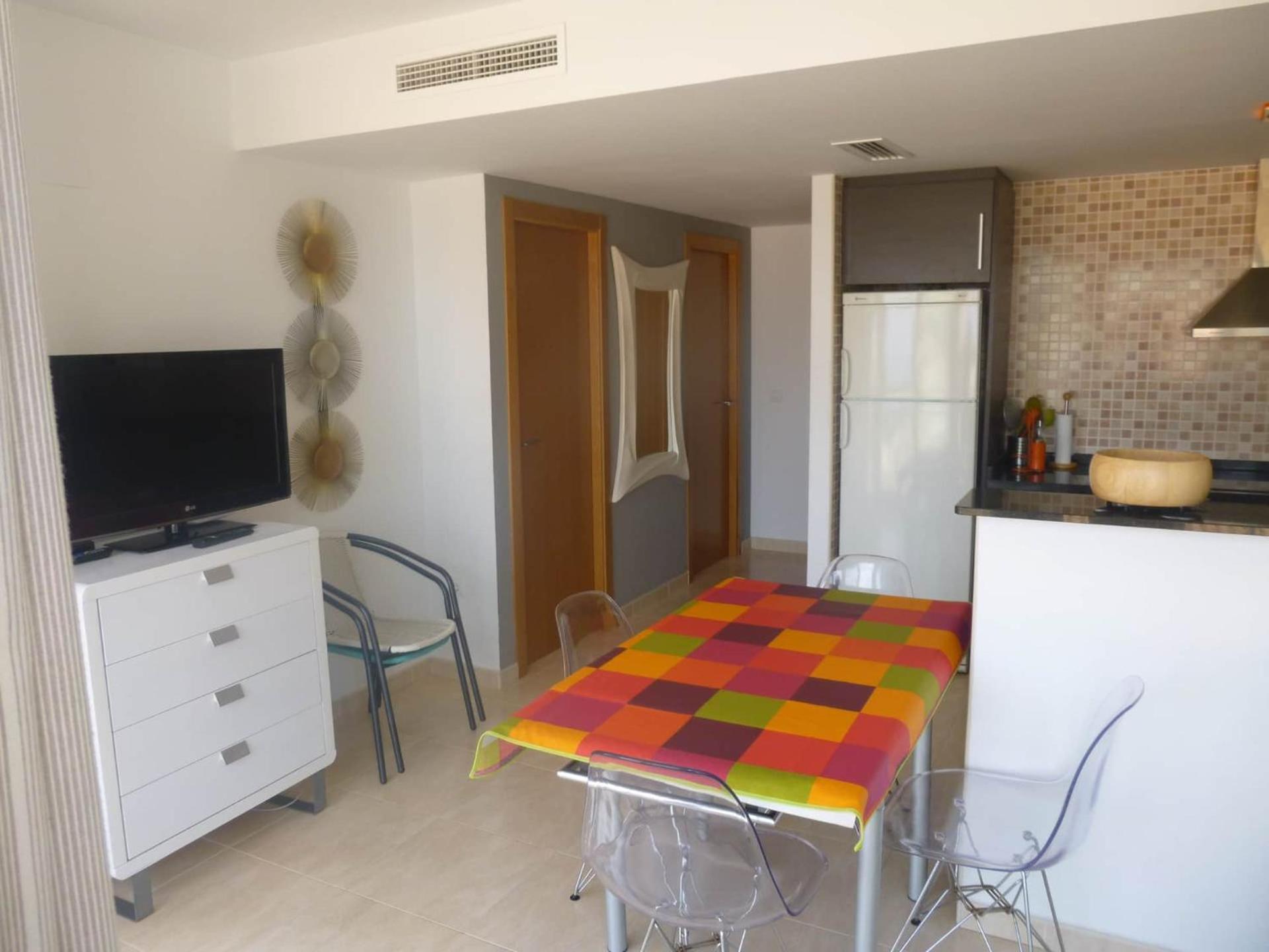 Apartamento Ozieri con piscina y vistas al mar
