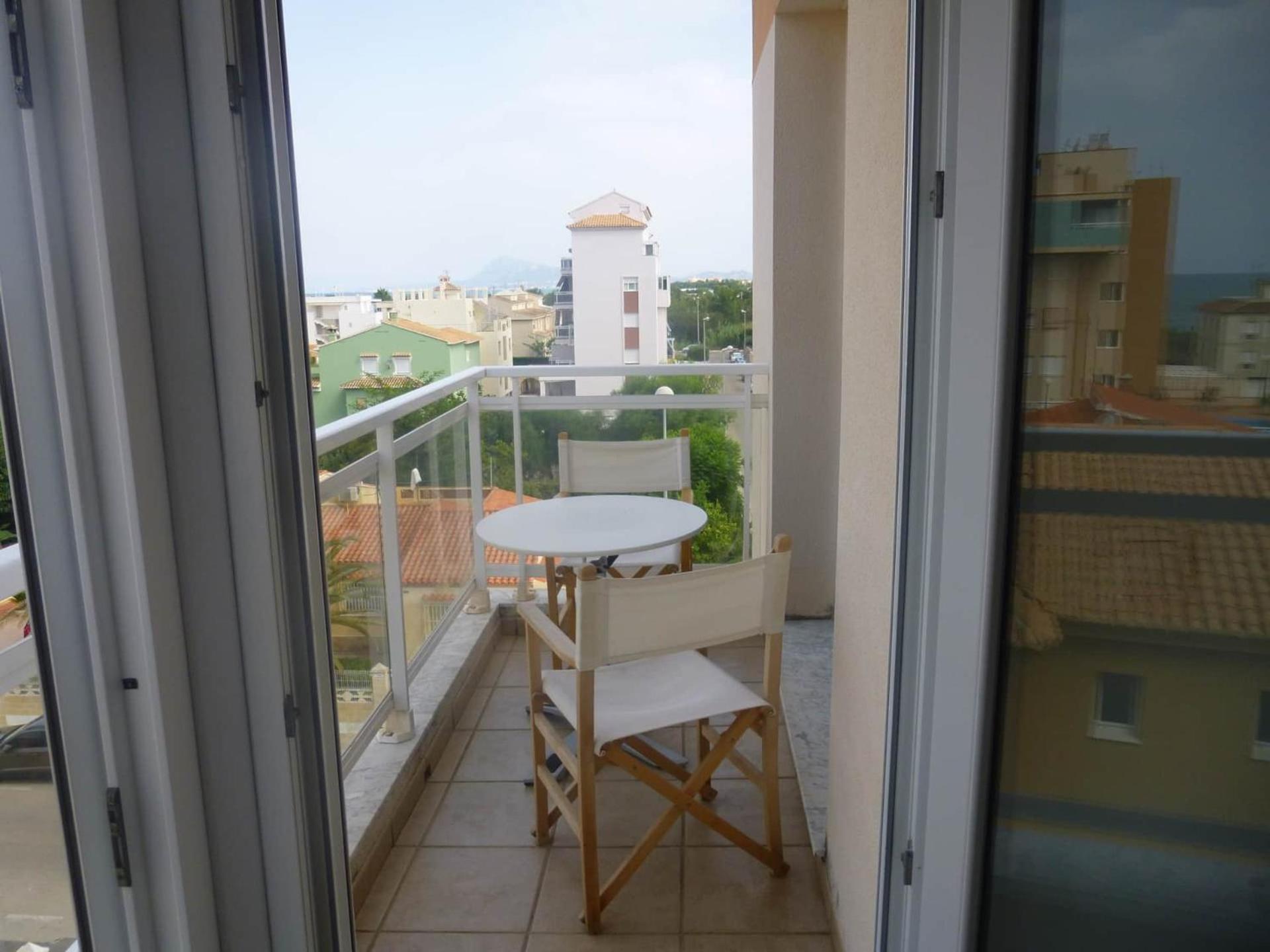 Apartamento Ozieri con piscina y vistas al mar