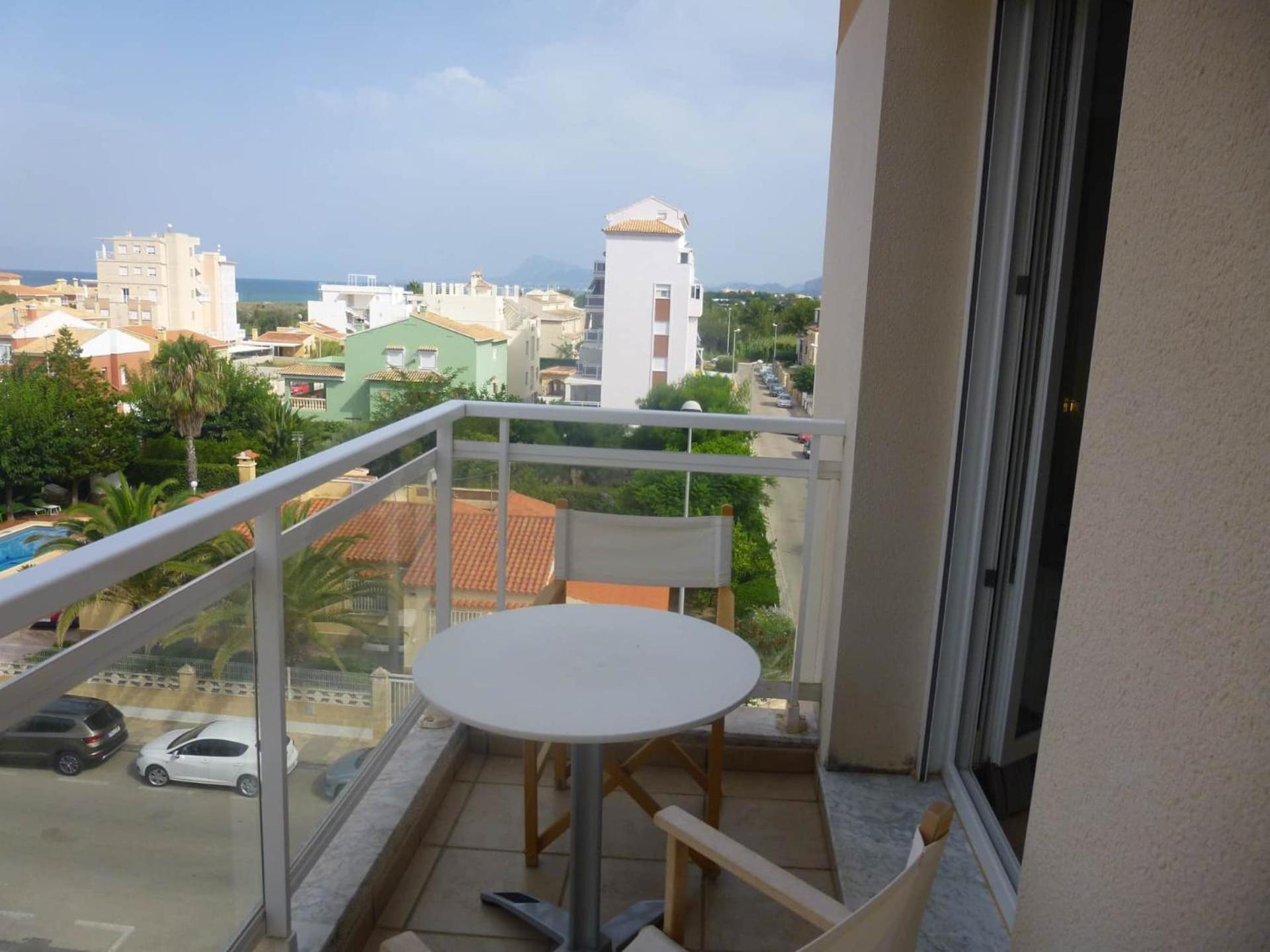 Apartamento Ozieri con piscina y vistas al mar