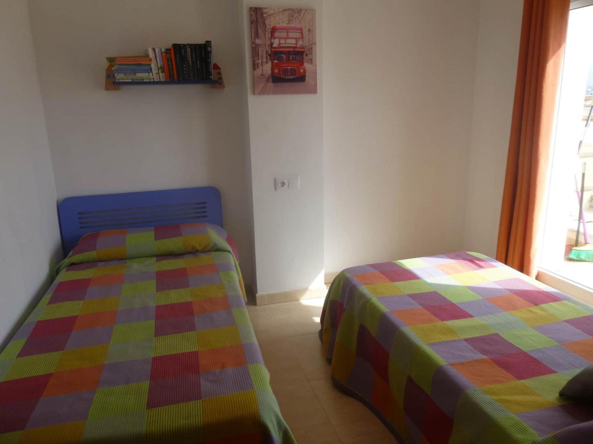Apartamento Ozieri con piscina y vistas al mar