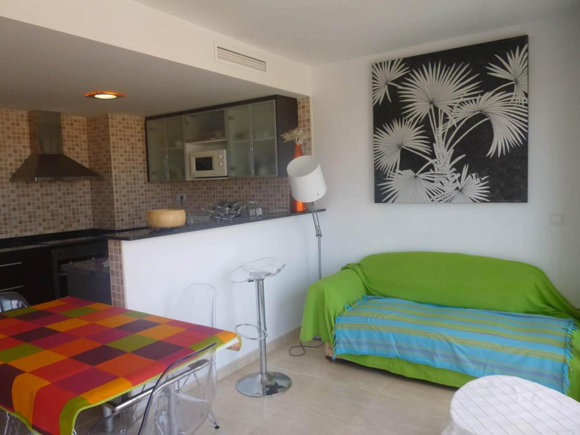 Apartamento Ozieri con piscina y vistas al mar