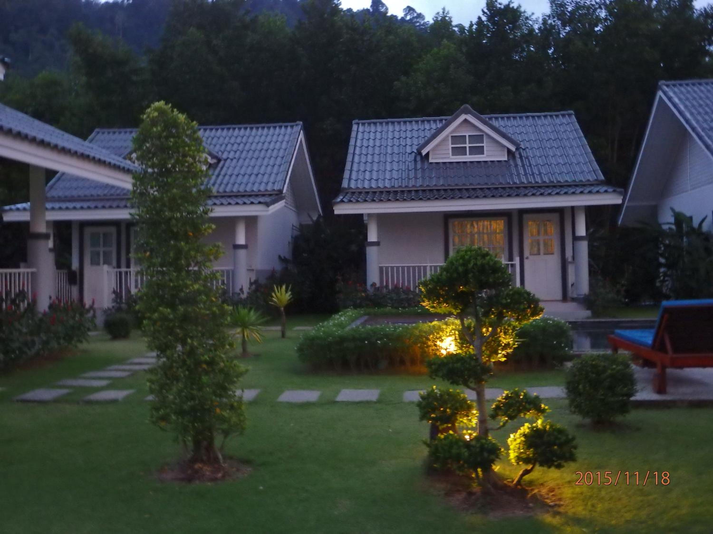 Suksompong Resort