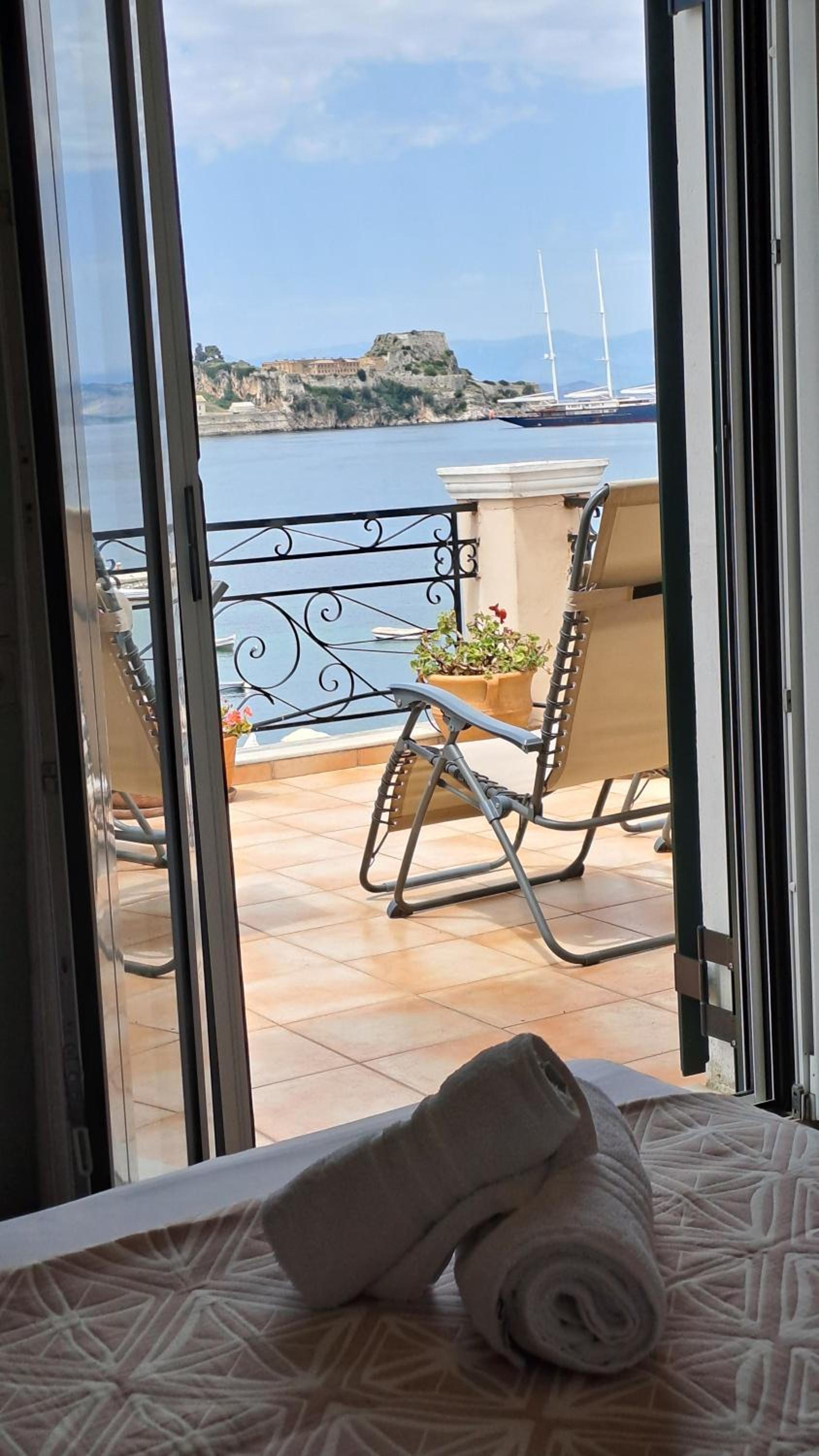 Garitsa Bay Apartment
