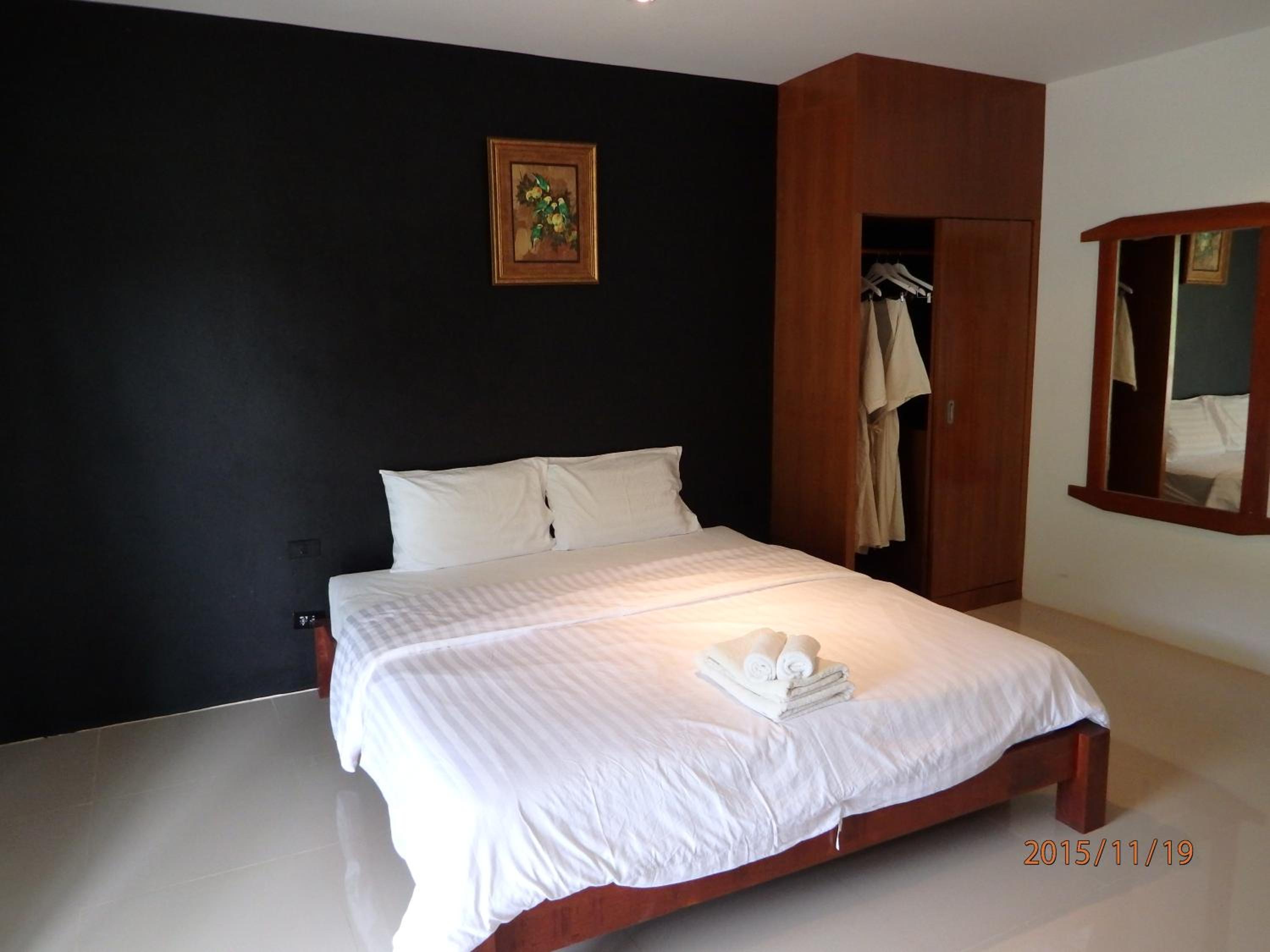 Suksompong Resort