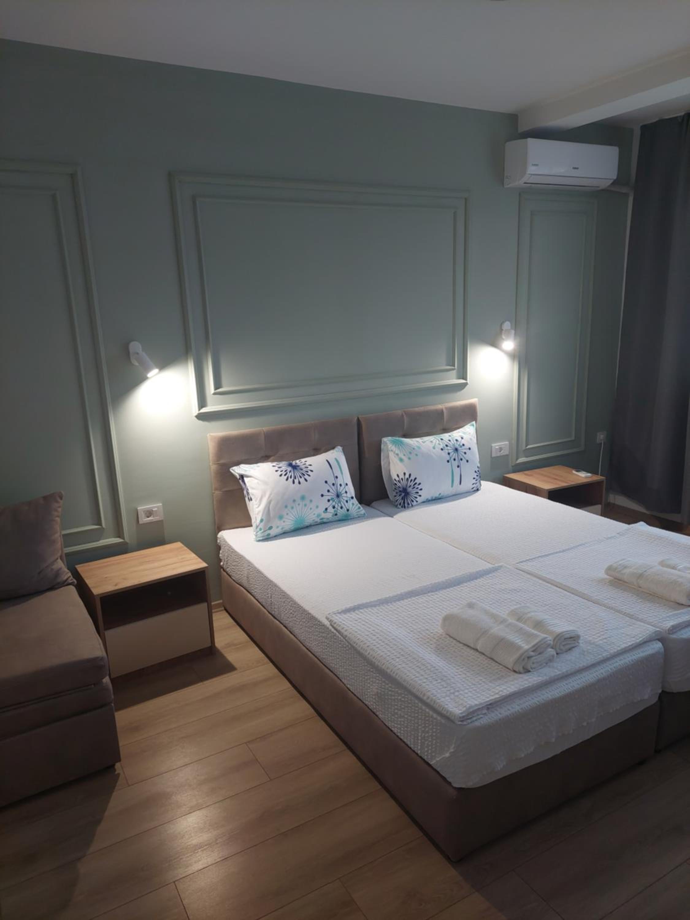 Lotos Apartments