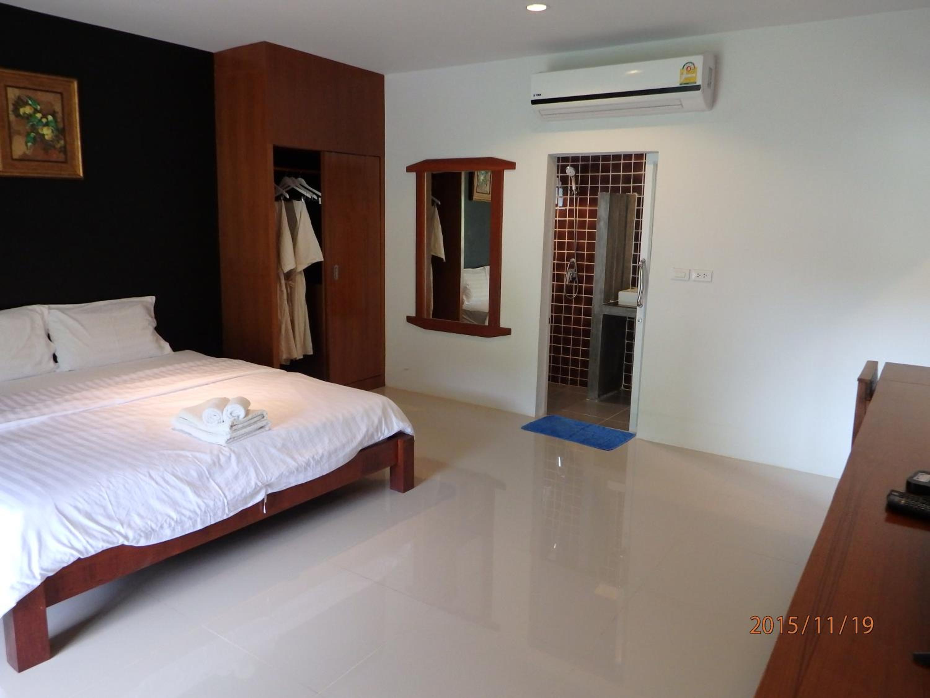 Suksompong Resort