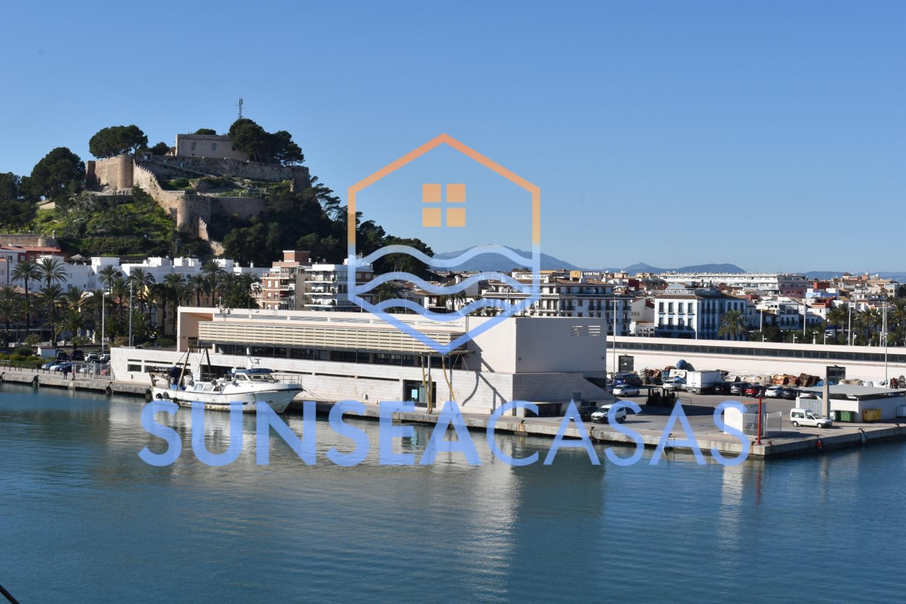 Casa junto al castillo