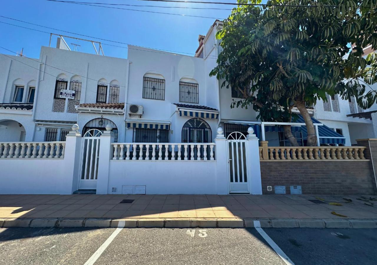 Bungaló en La Mata en urbanización con piscina