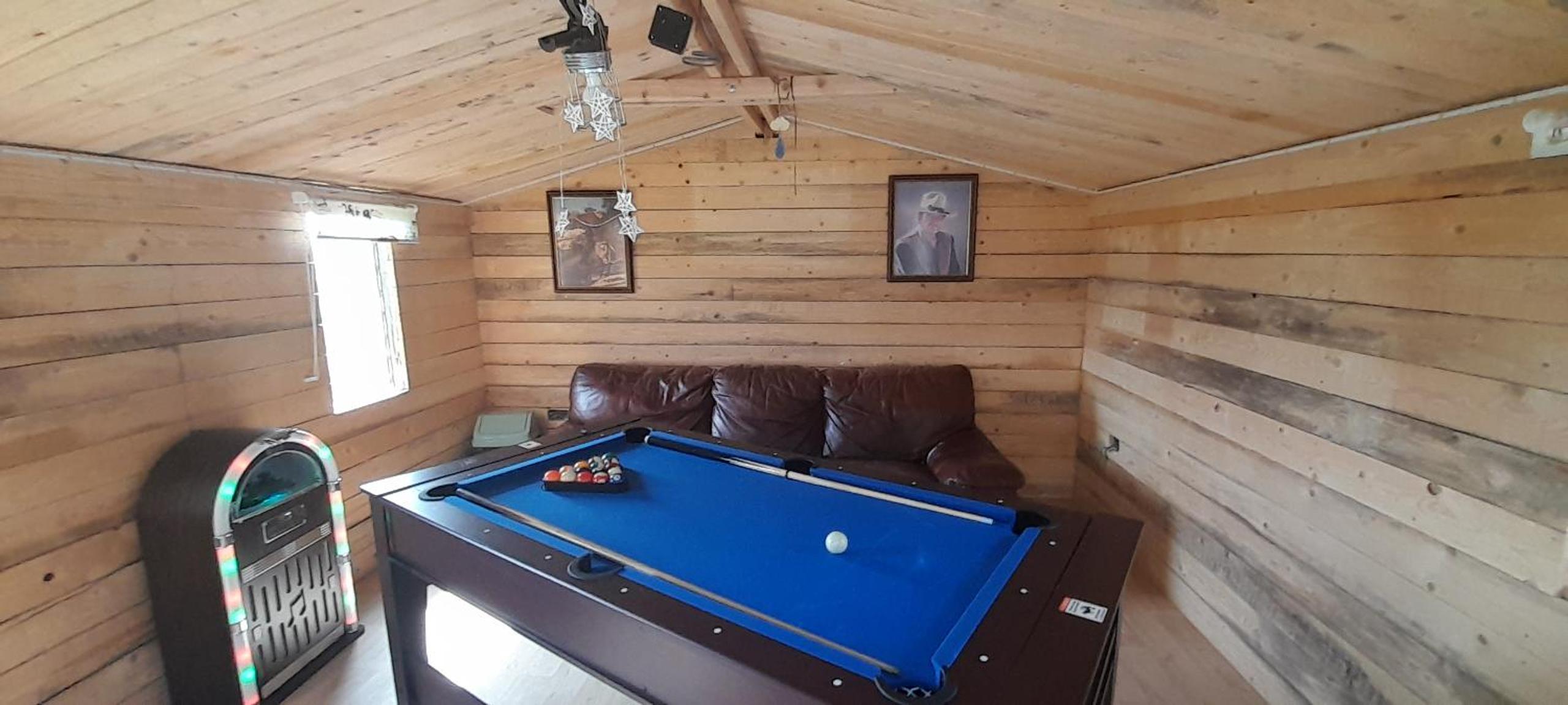 Oaktree Manor - BBQ, games rooms and pet friendly