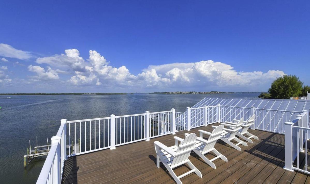 On The Rocks, 8 bed, 8,5 bath, Waterfront home with boat dock and rooftop deck view 4