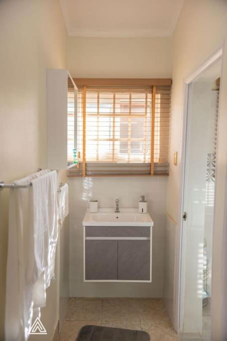Luxurious 2bed with Wi-Fi, AC and Pergola view 2