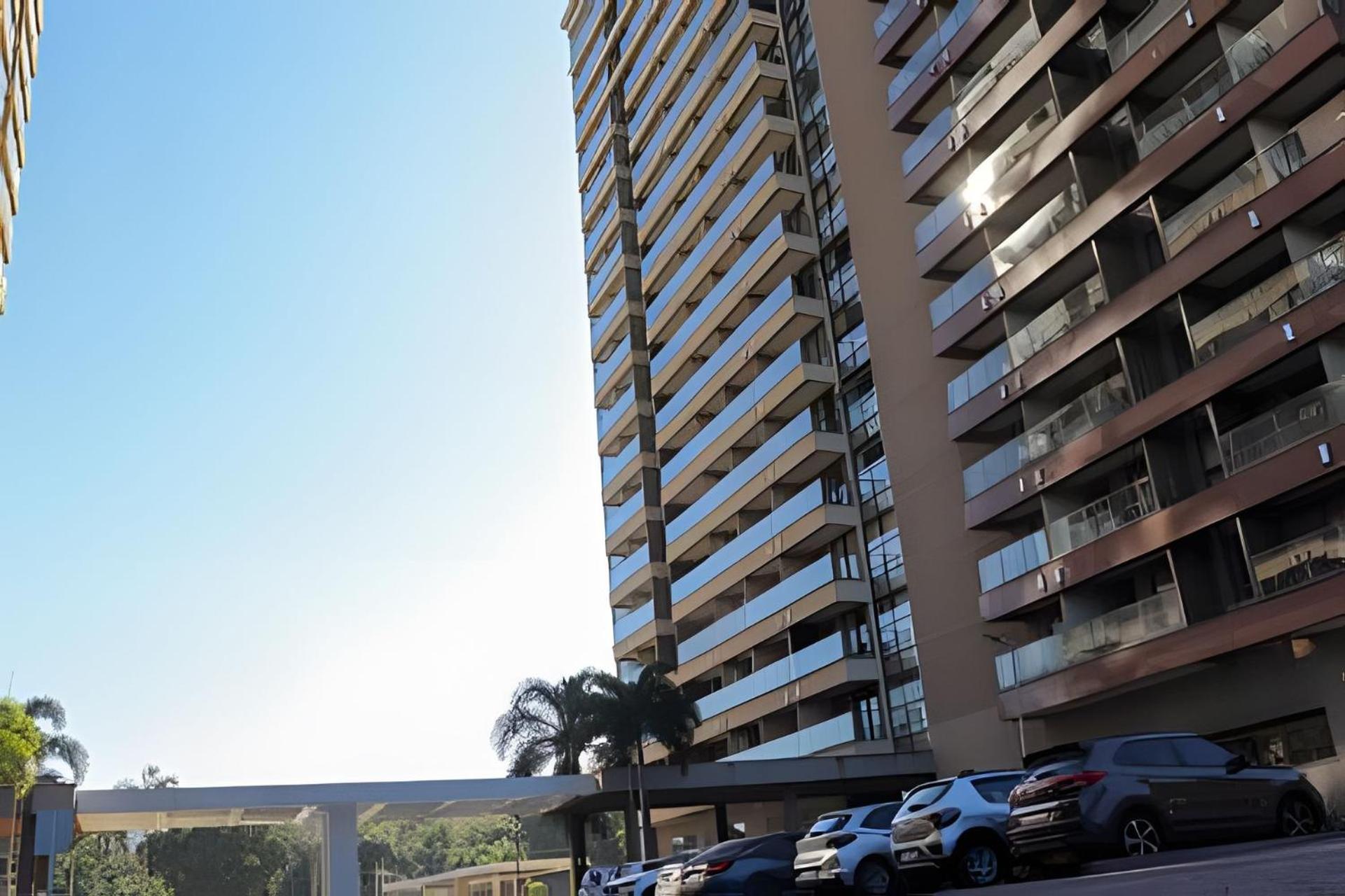 FLAT VPM - Cozinha, Varanda, Ar Cond, Estacionamento, Cama Queen, Vista Incrível, 400mb Wi-fi, TV Smart, Serviços de Streaming, Ducha Forte, Próximo a Barr
