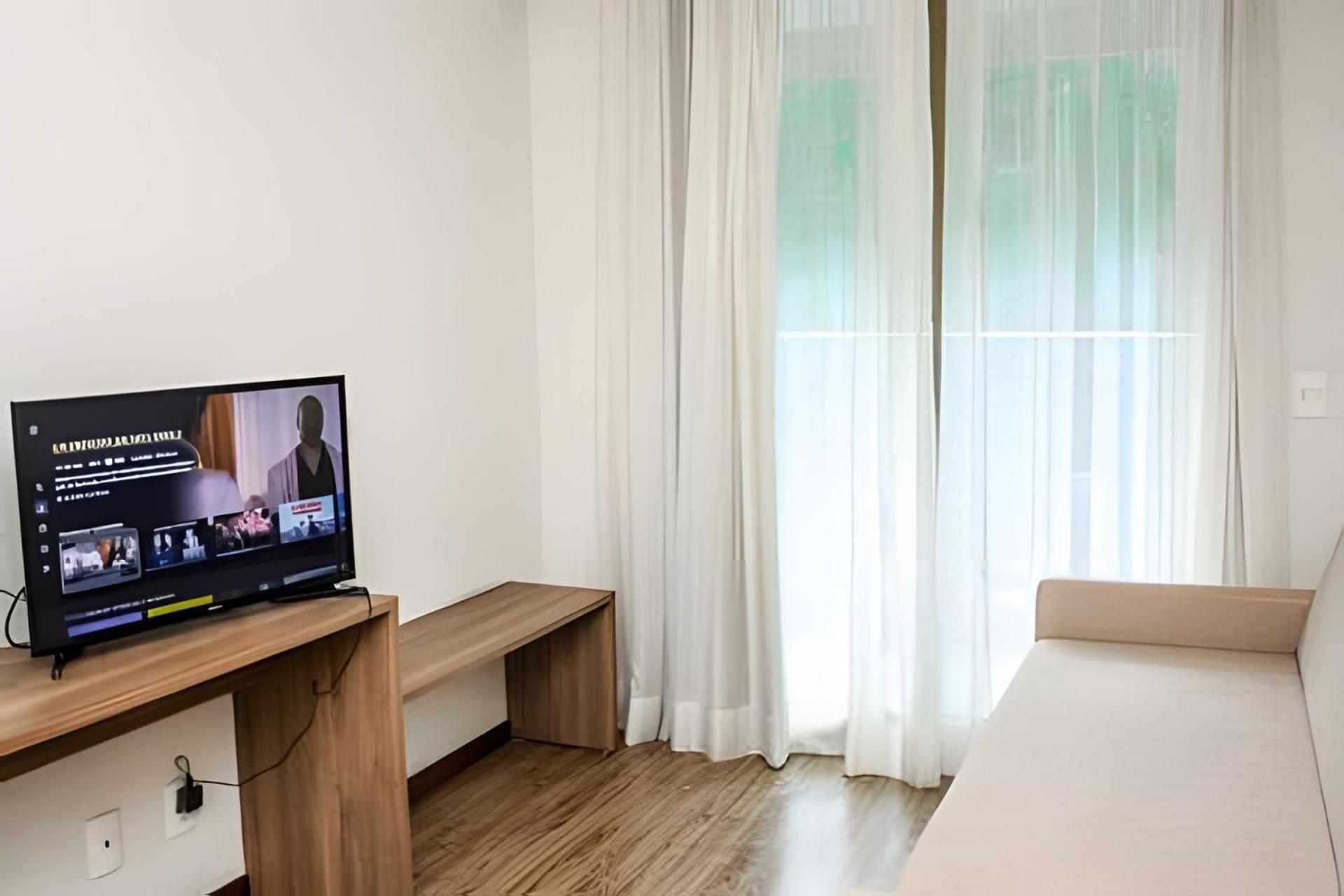 FLAT VPM - Cozinha, Varanda, Ar Cond, Estacionamento, Cama Queen, Vista Incrível, 400mb Wi-fi, TV Smart, Serviços de Streaming, Ducha Forte, Próximo a Barr