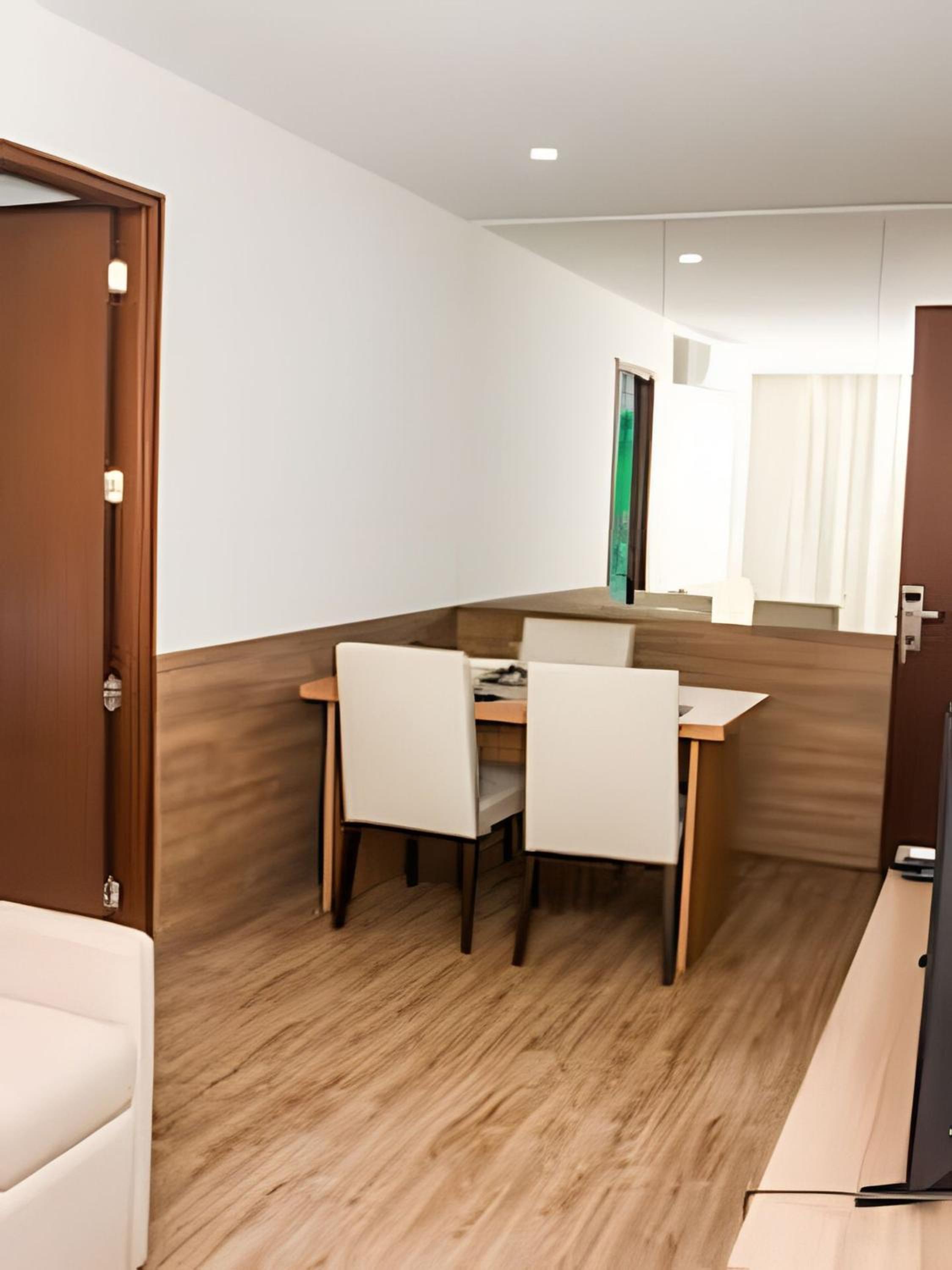 FLAT VPM - Cozinha, Varanda, Ar Cond, Estacionamento, Cama Queen, Vista Incrível, 400mb Wi-fi, TV Smart, Serviços de Streaming, Ducha Forte, Próximo a Barr