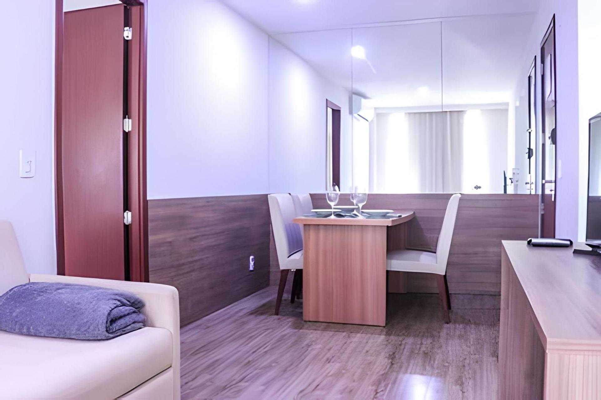 FLAT VPM - Cozinha, Varanda, Ar Cond, Estacionamento, Cama Queen, Vista Incrível, 400mb Wi-fi, TV Smart, Serviços de Streaming, Ducha Forte, Próximo a Barr