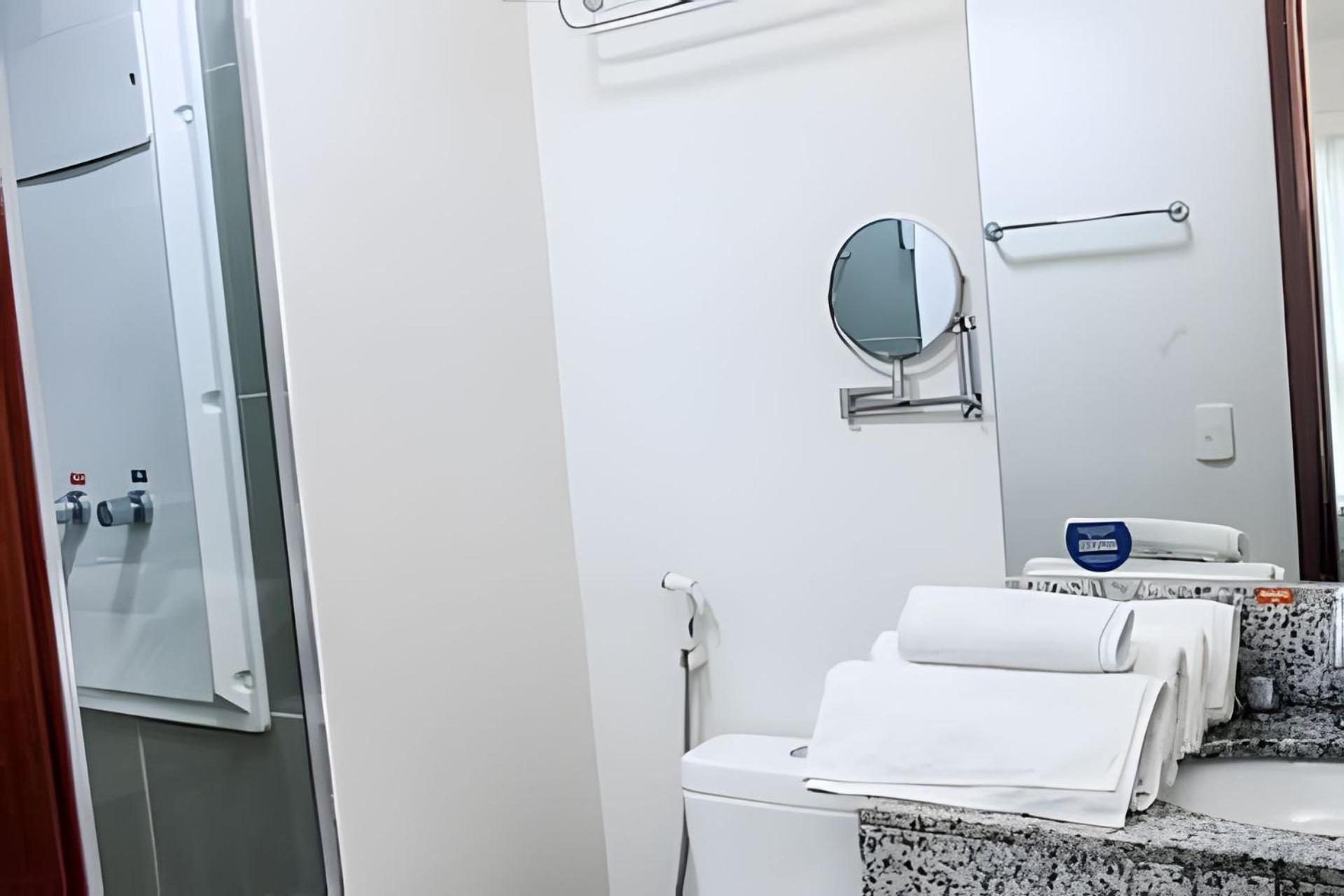 FLAT VPM - Cozinha, Varanda, Ar Cond, Estacionamento, Cama Queen, Vista Incrível, 400mb Wi-fi, TV Smart, Serviços de Streaming, Ducha Forte, Próximo a Barr