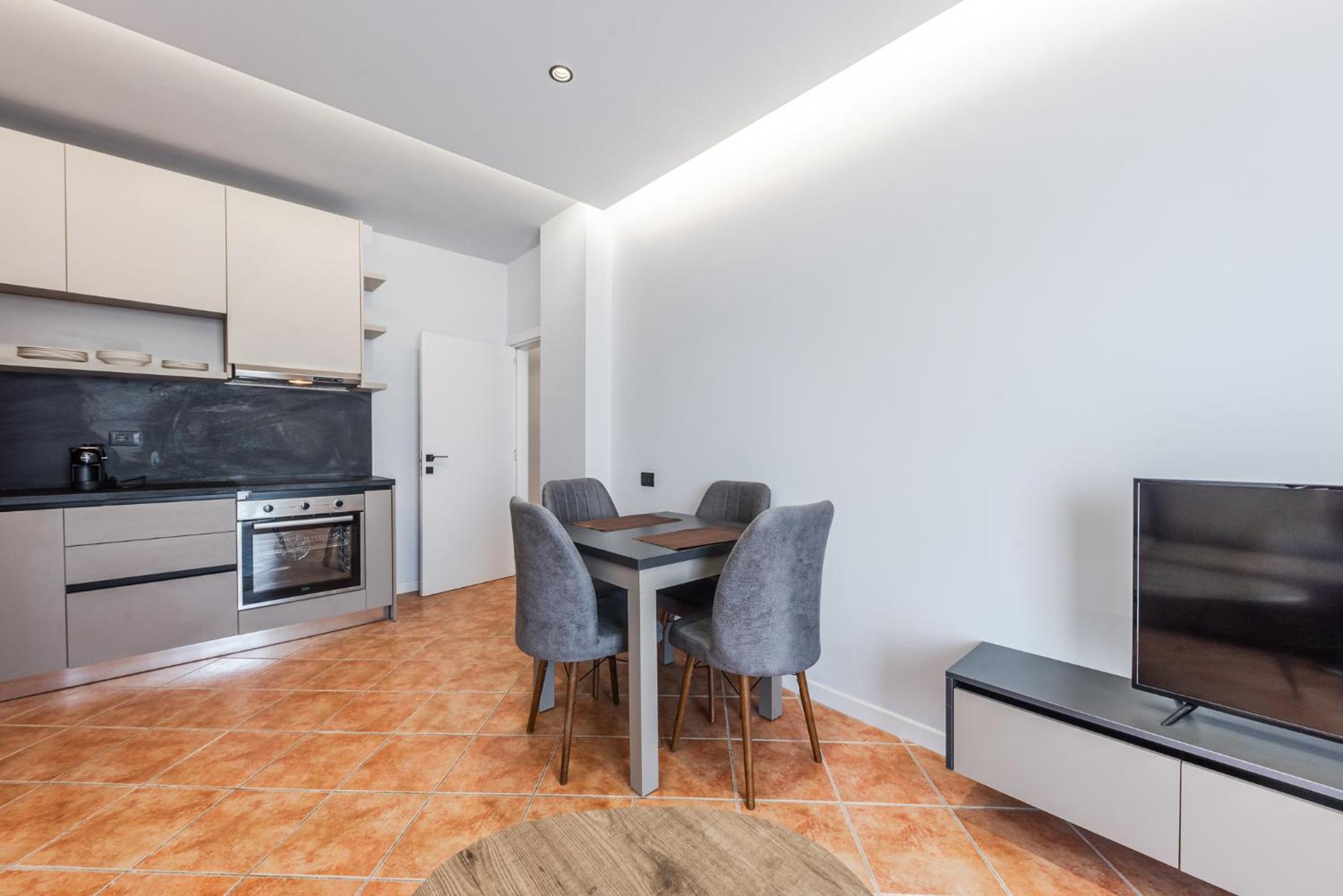 SR Apartments Golem