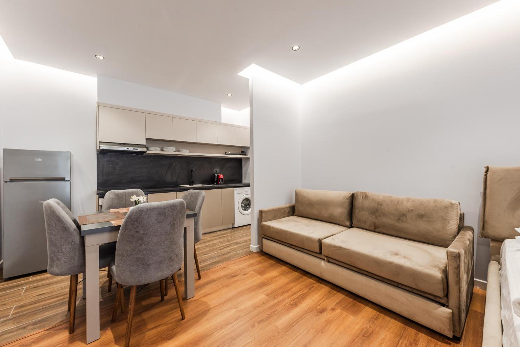 SR Apartments Golem