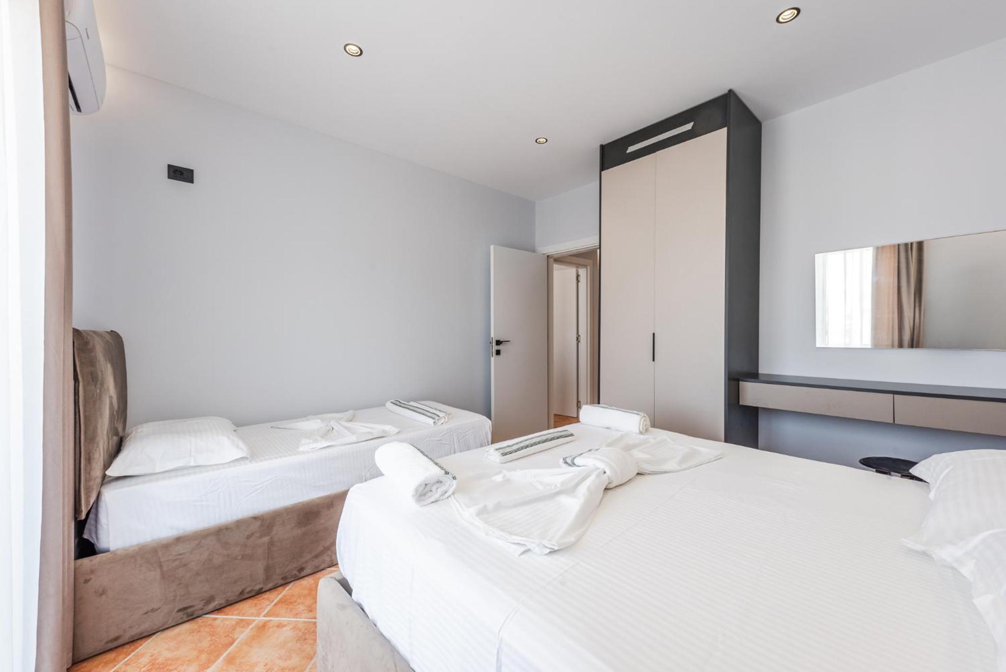 SR Apartments Golem