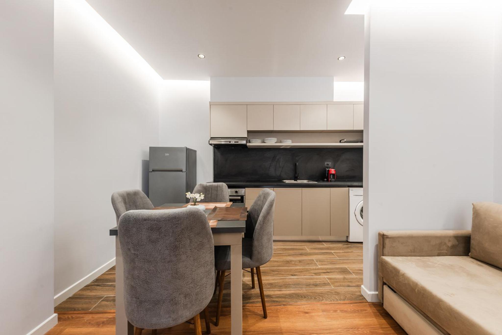 SR Apartments Golem
