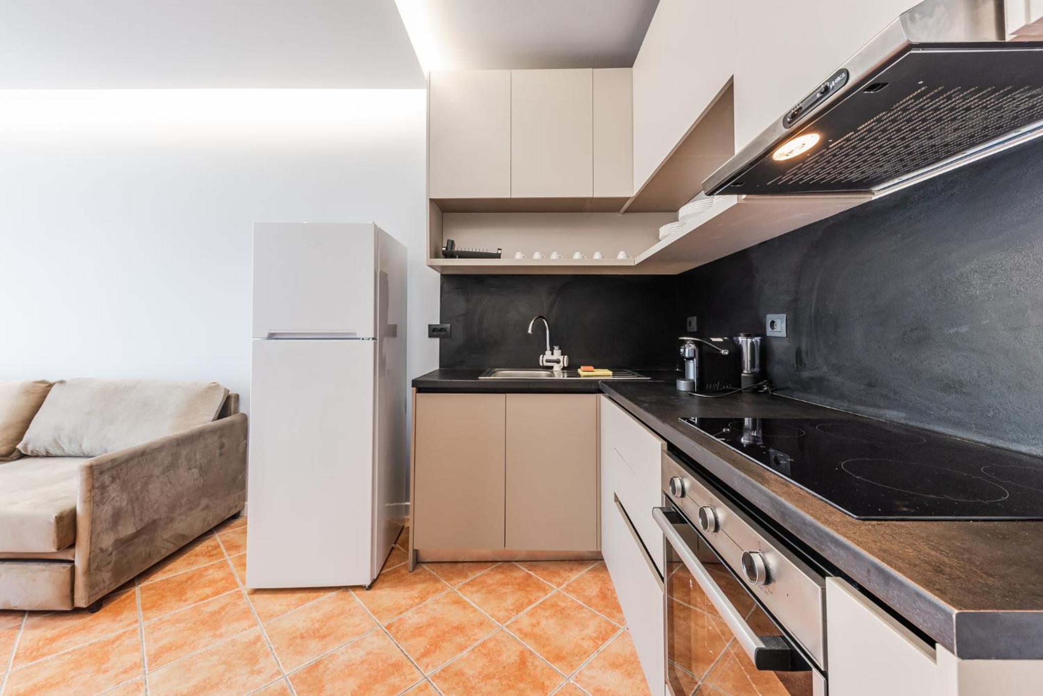 SR Apartments Golem