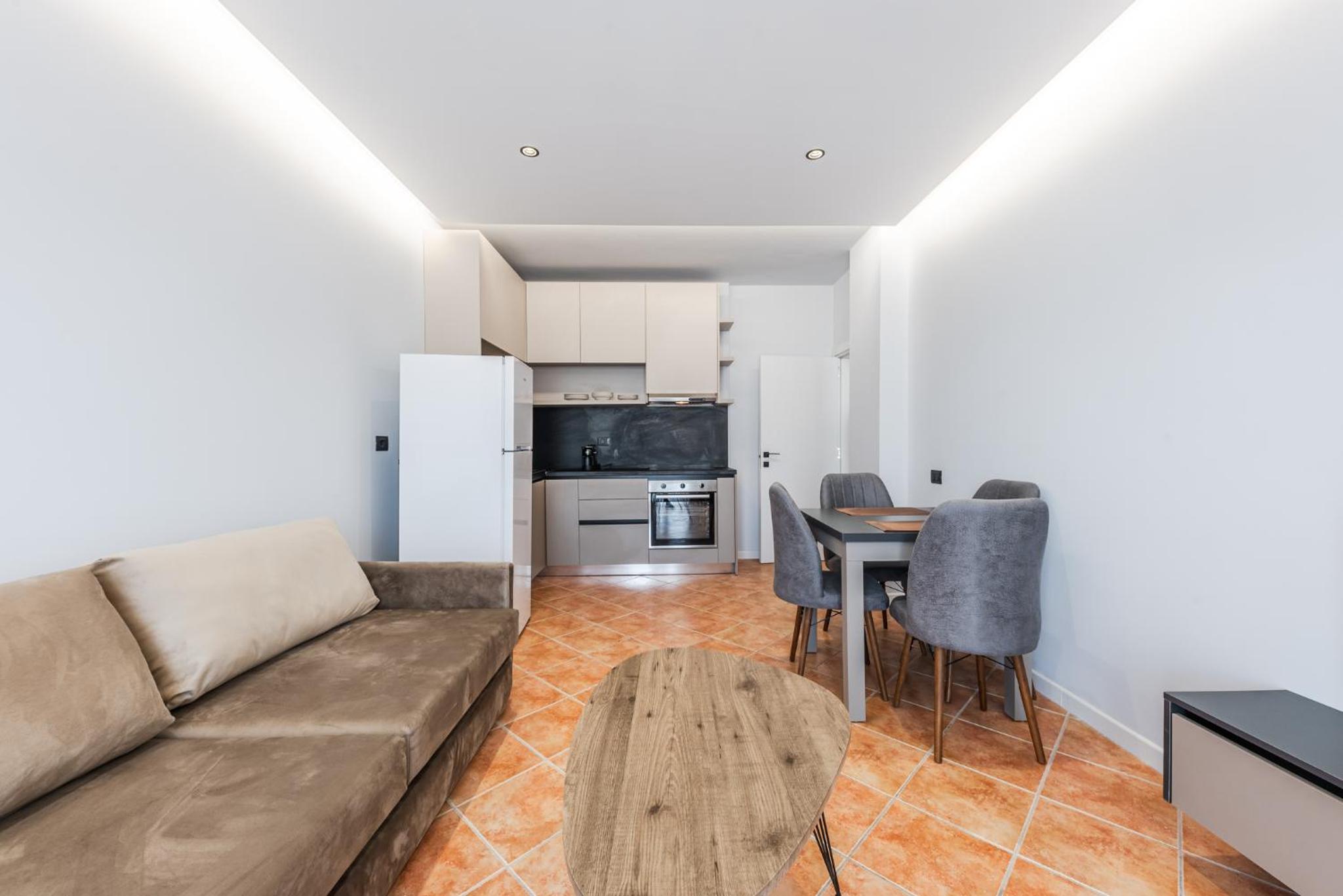 SR Apartments Golem