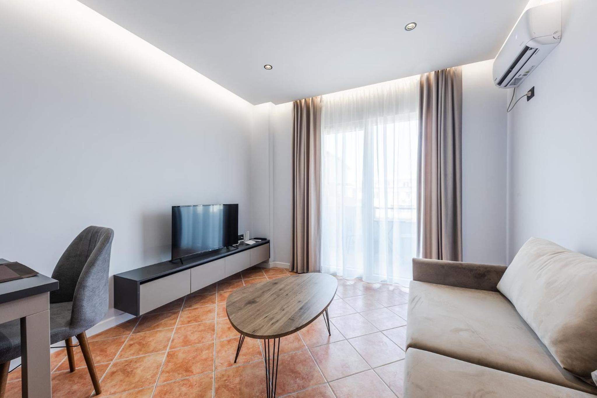 SR Apartments Golem