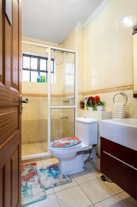 Luxurious suite with king bed n pool view 2