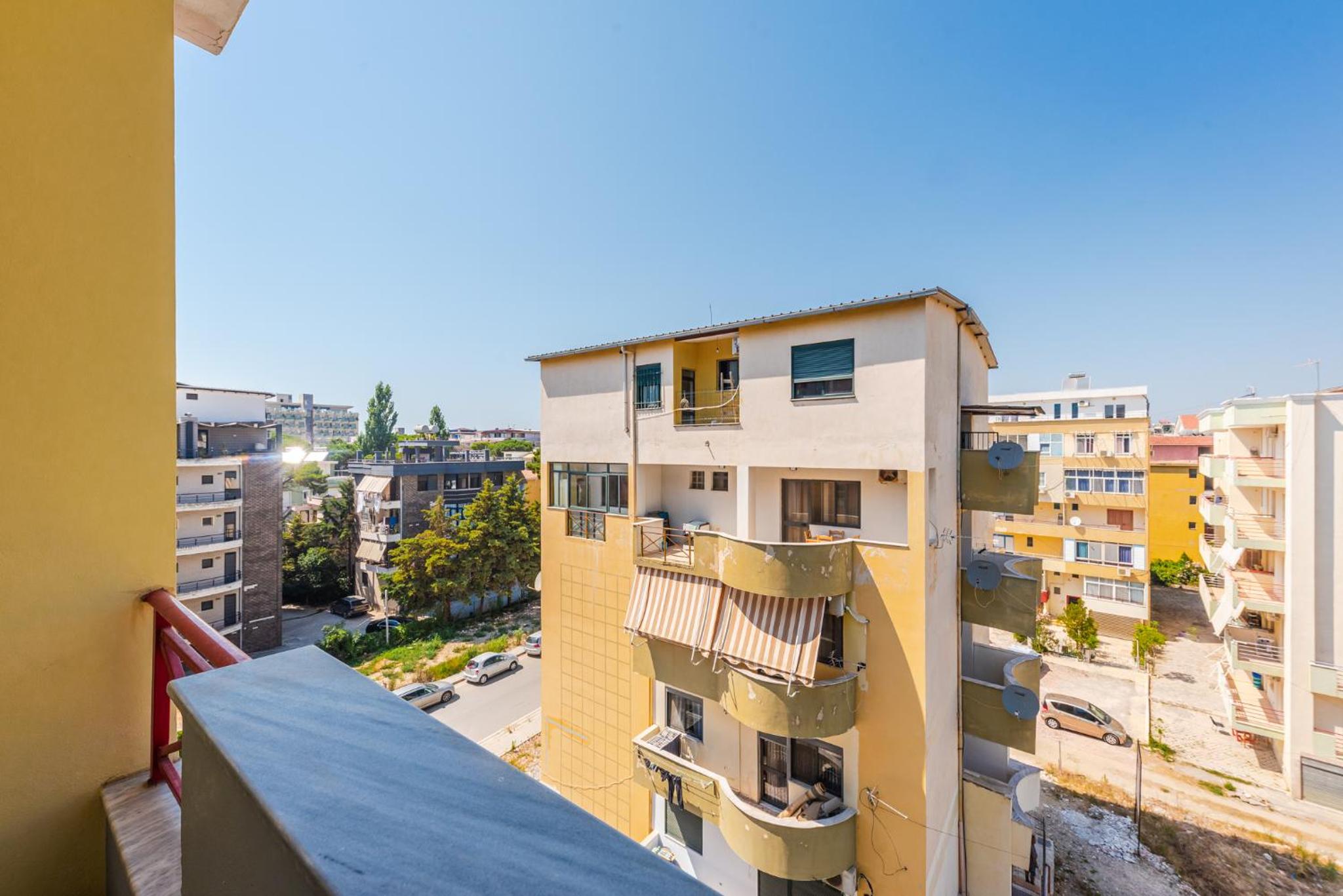 SR Apartments Golem