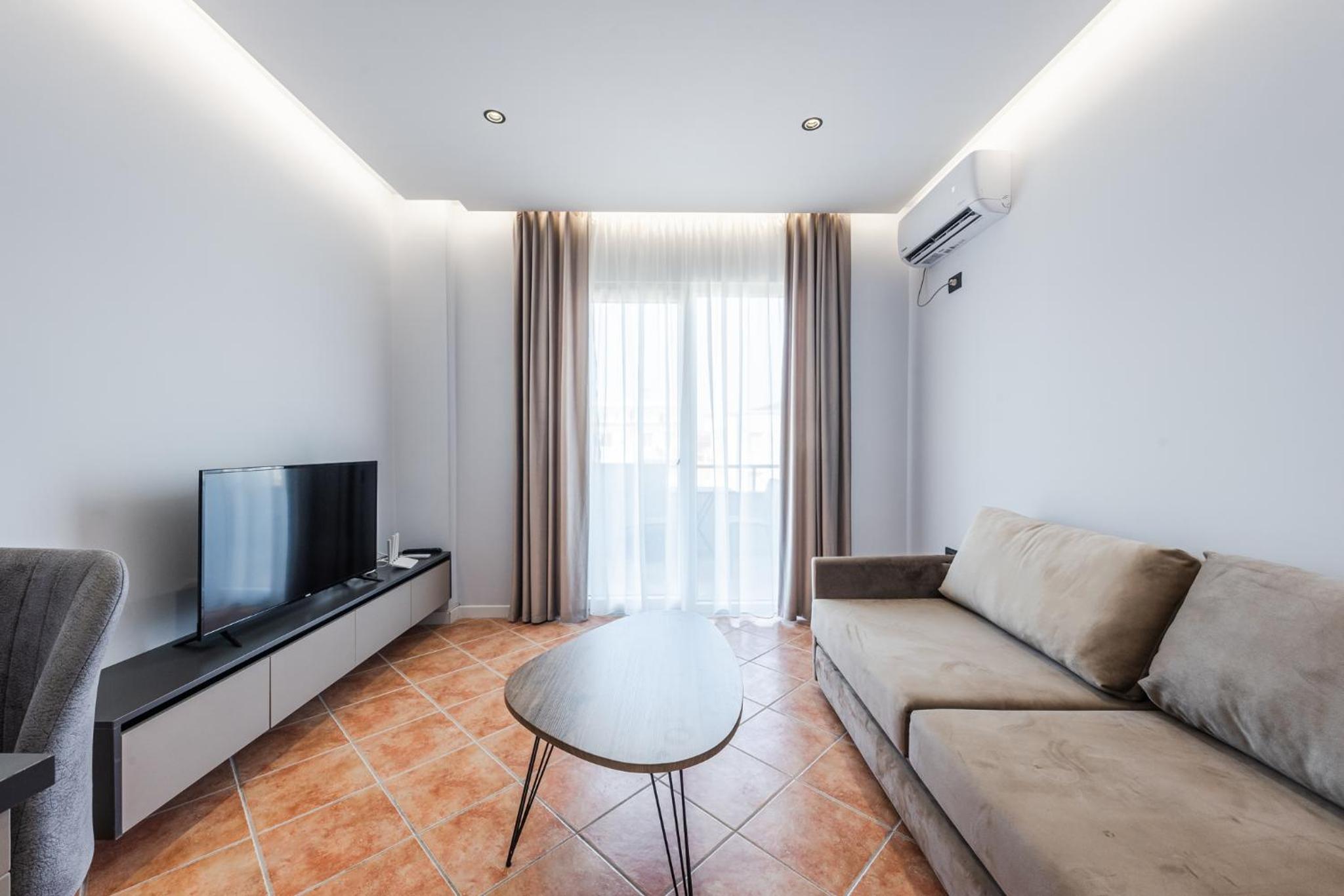 SR Apartments Golem