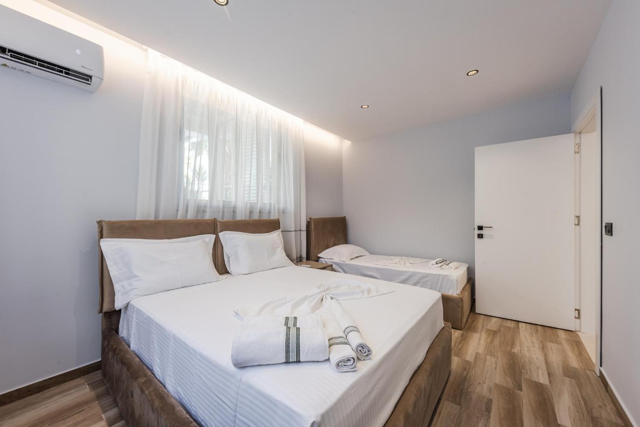 SR Apartments Golem