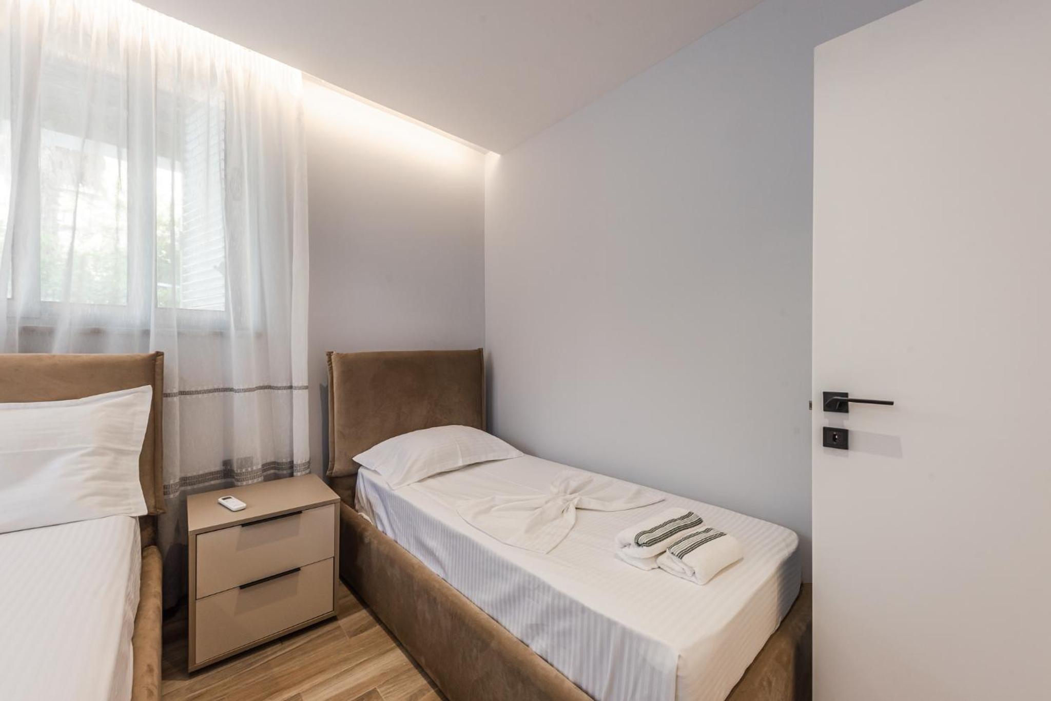 SR Apartments Golem