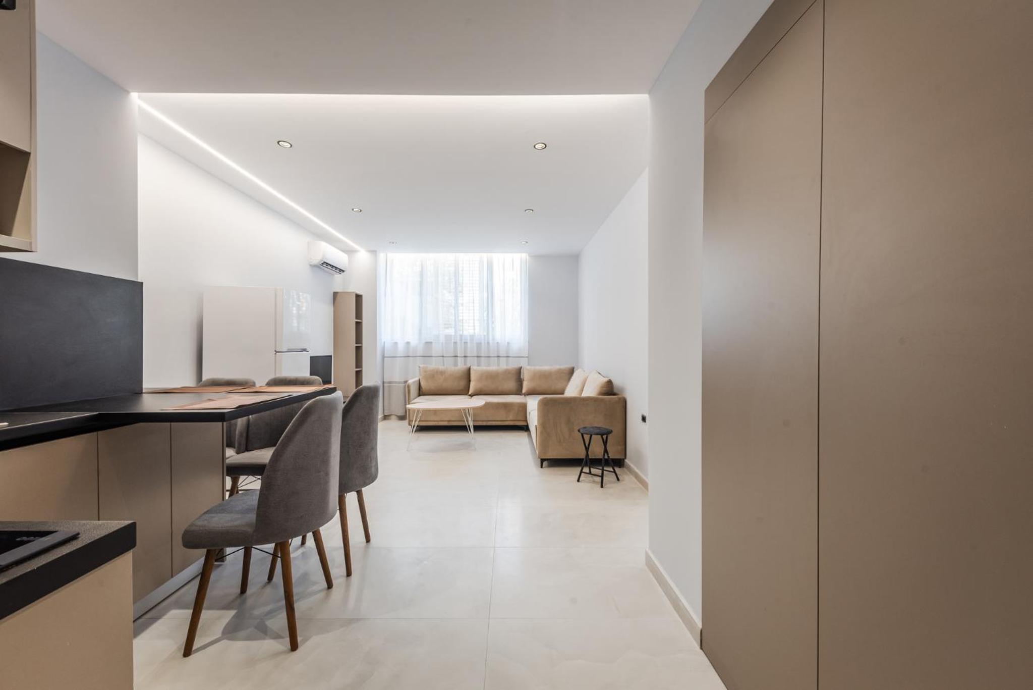 SR Apartments Golem