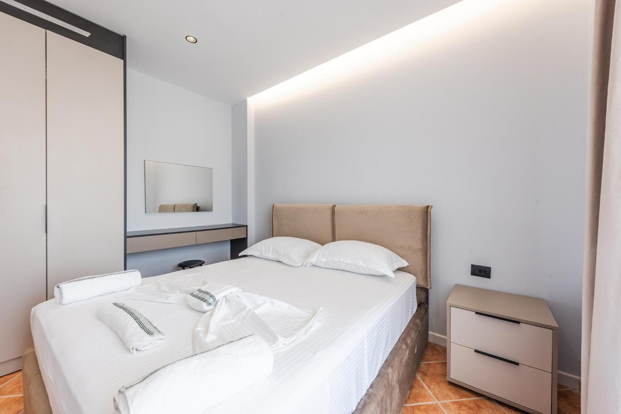SR Apartments Golem
