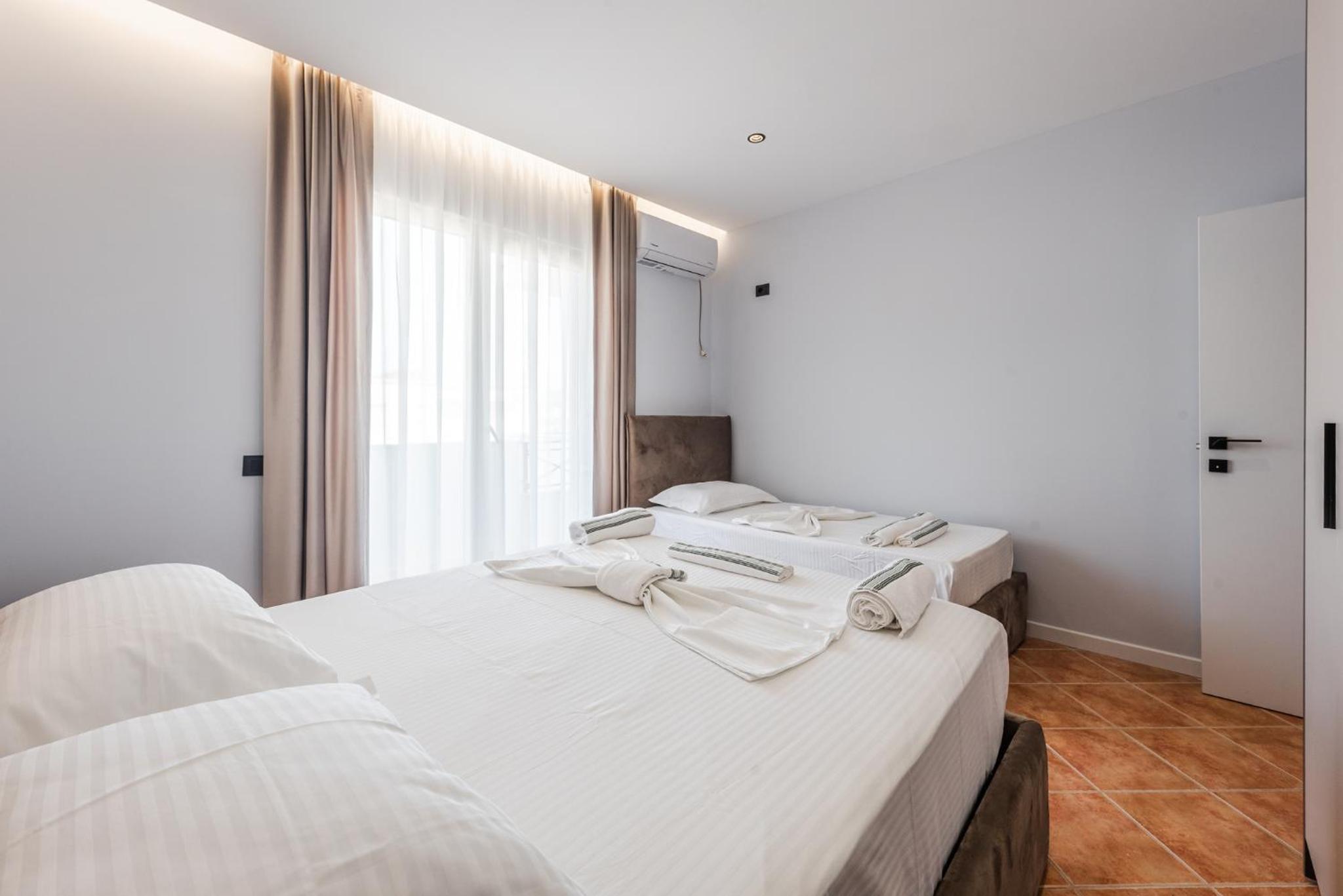 SR Apartments Golem