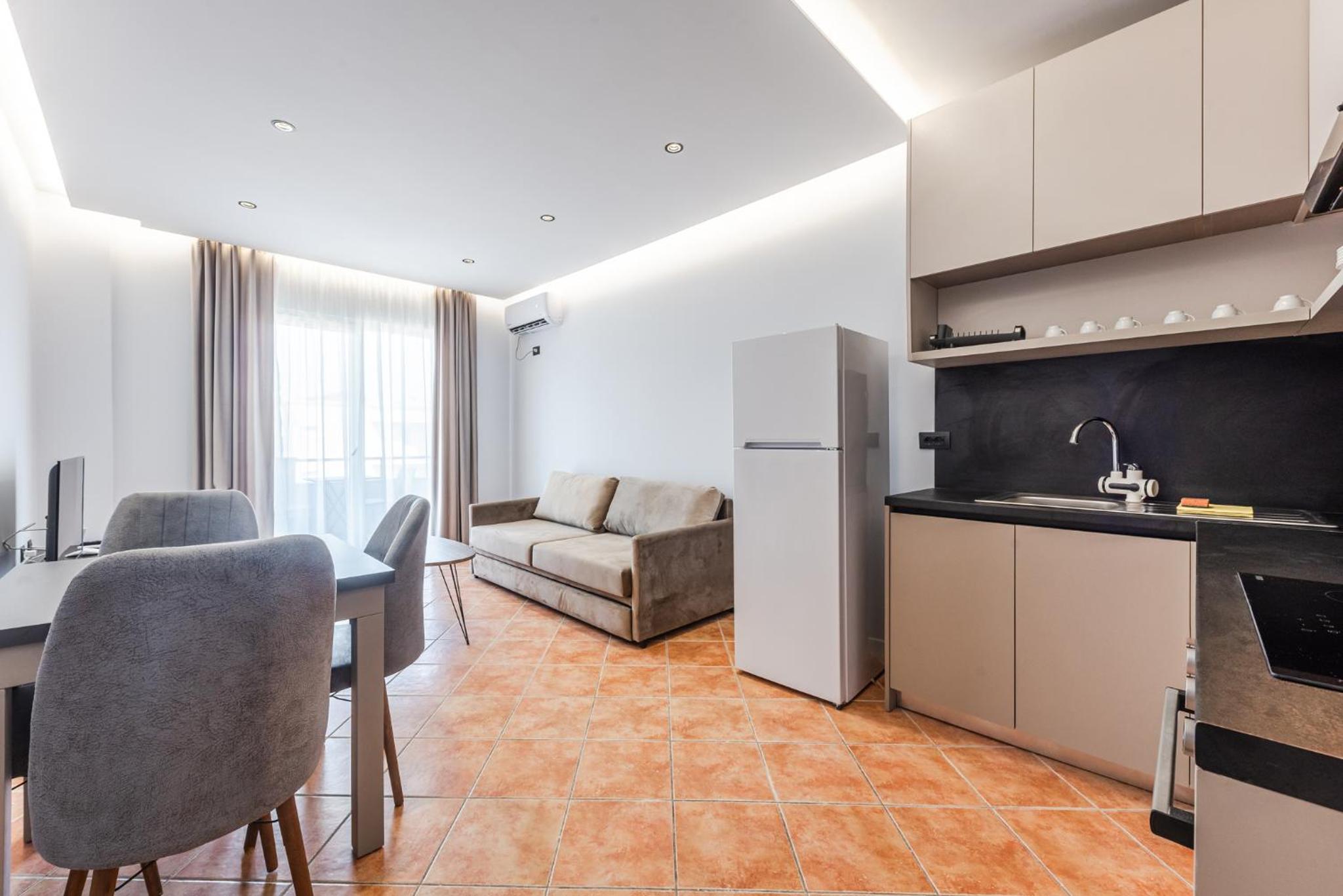 SR Apartments Golem