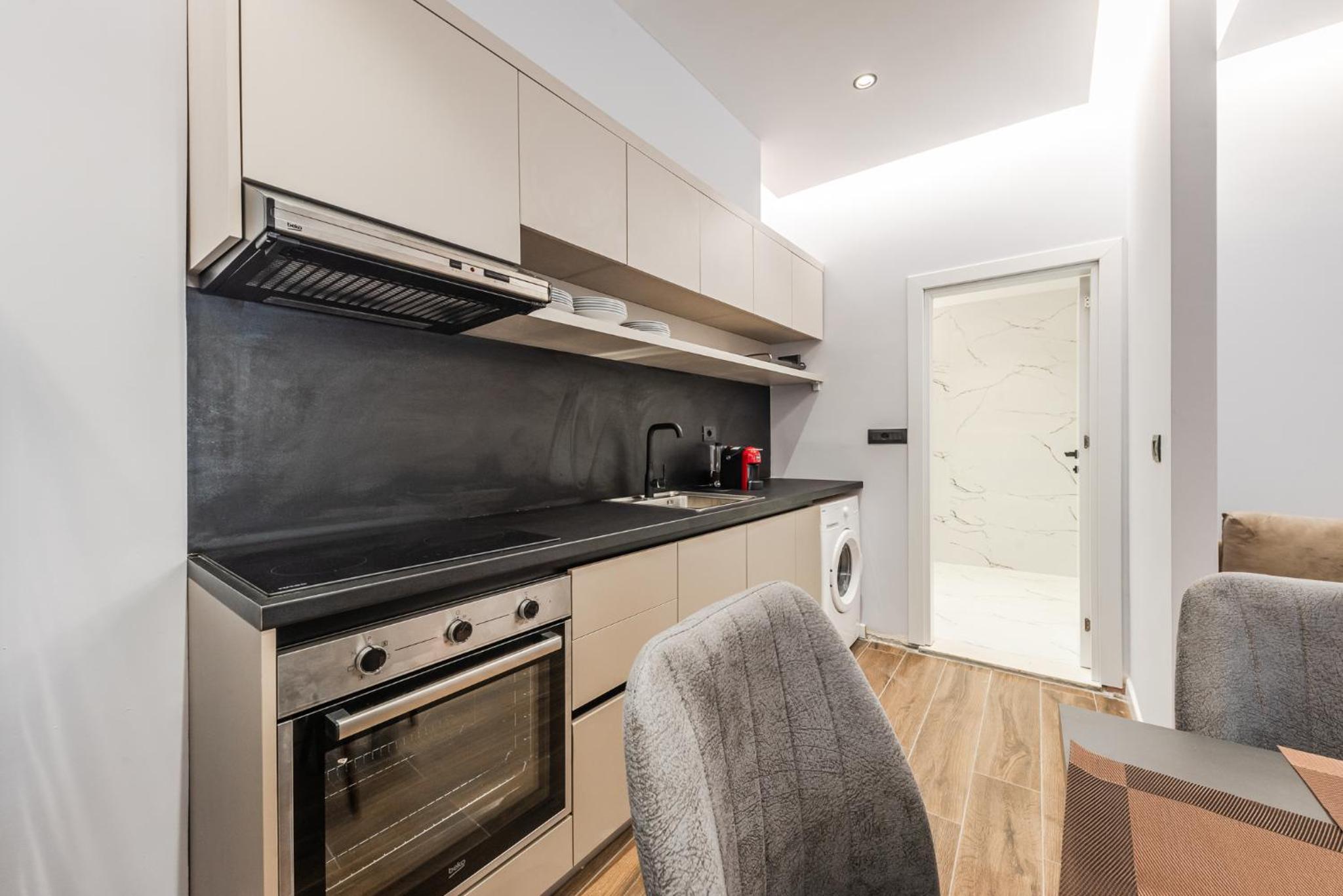 SR Apartments Golem