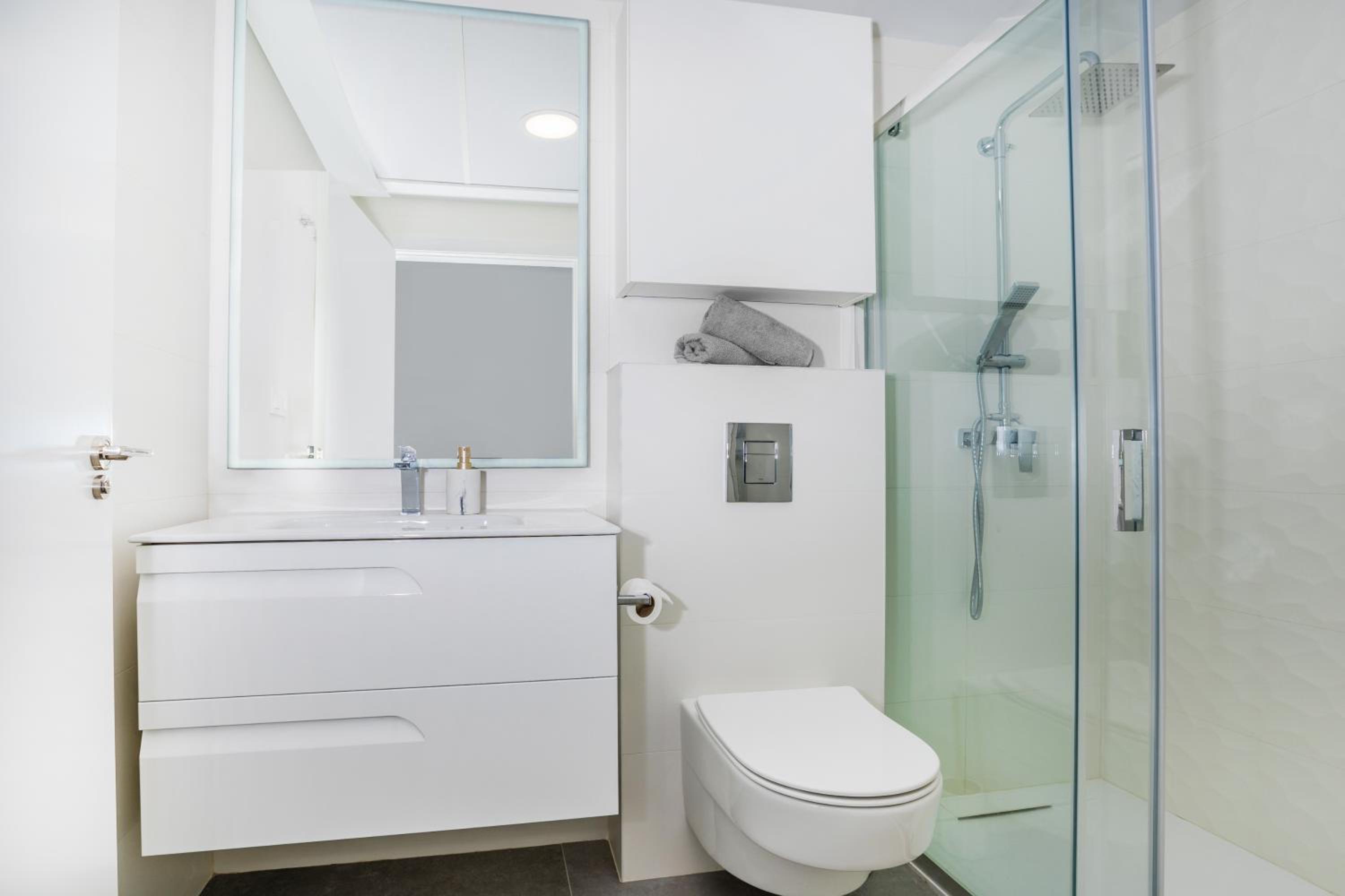 Prime Spanish Holidays - Rennes Arenal Playa Apartments