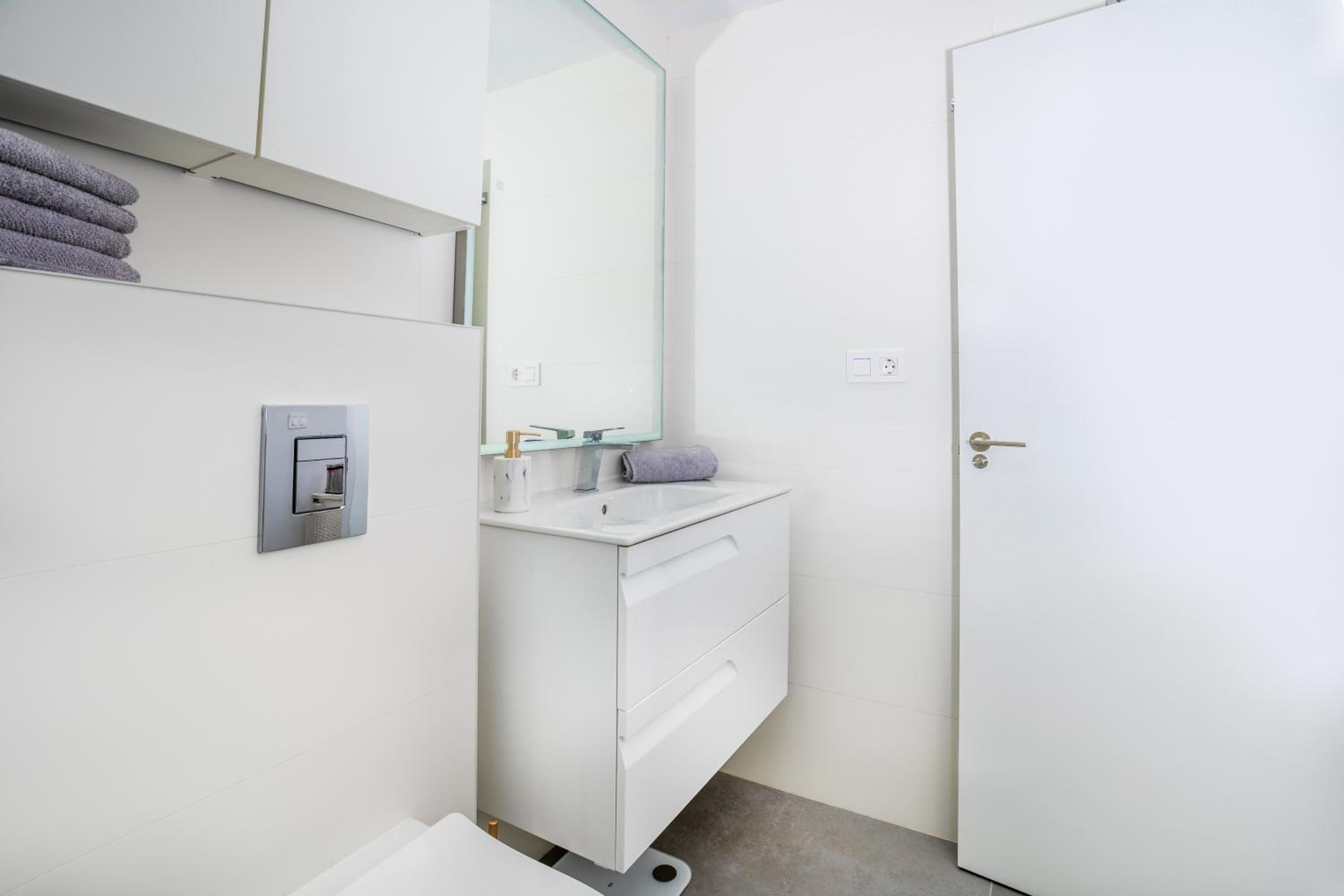 Prime Spanish Holidays - Rennes Arenal Playa Apartments