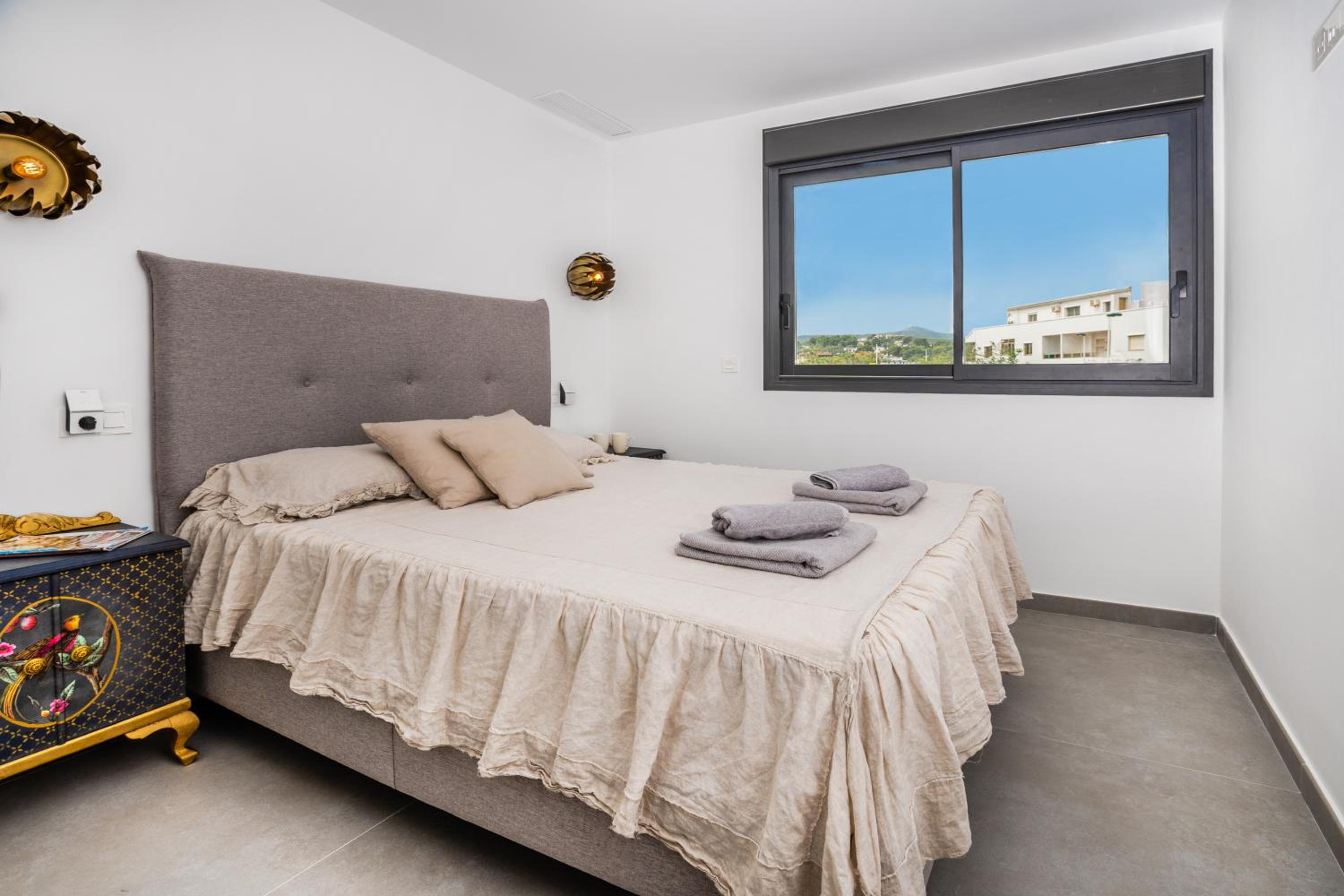 Prime Spanish Holidays - Rennes Arenal Playa Apartments