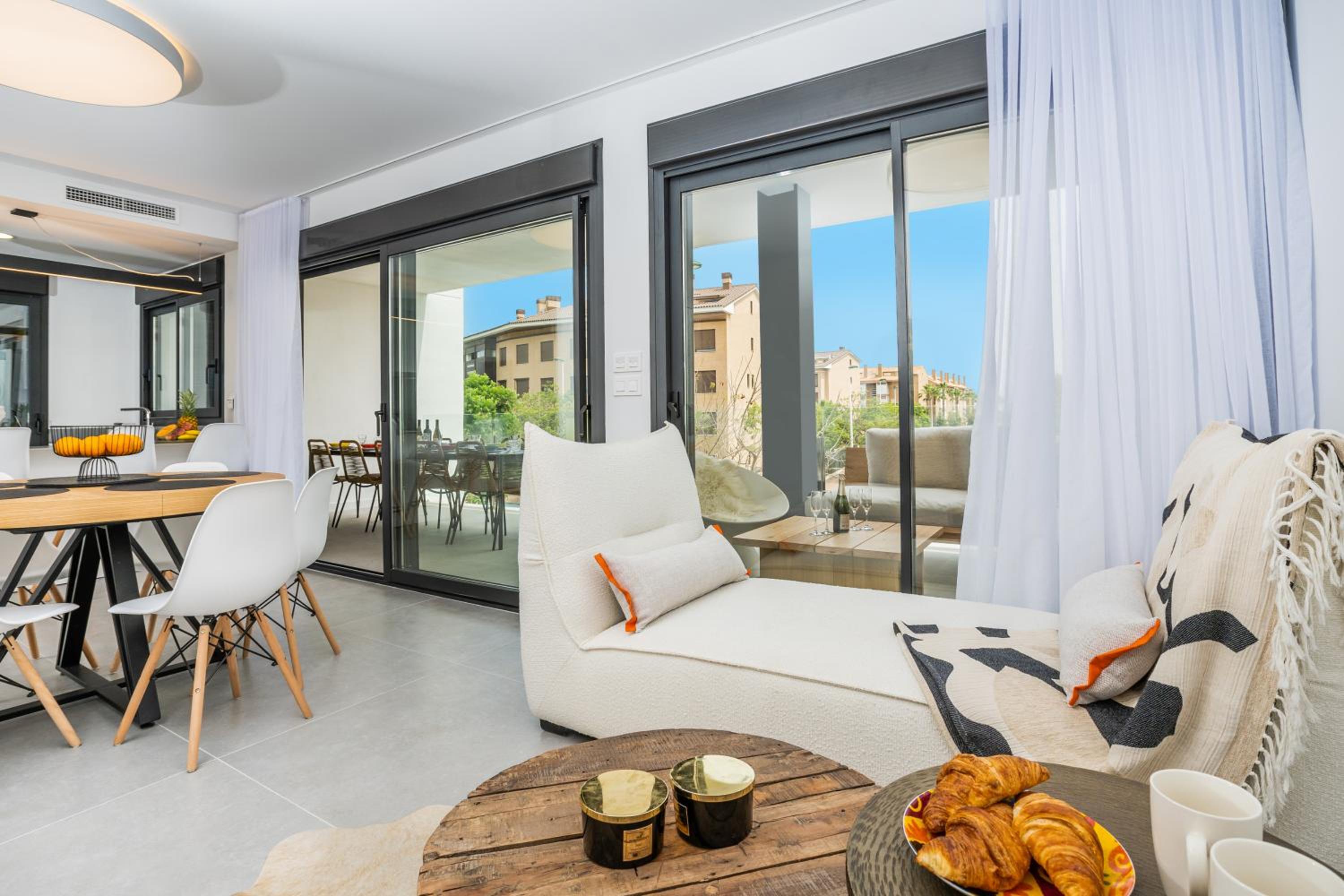 Prime Spanish Holidays - Rennes Arenal Playa Apartments
