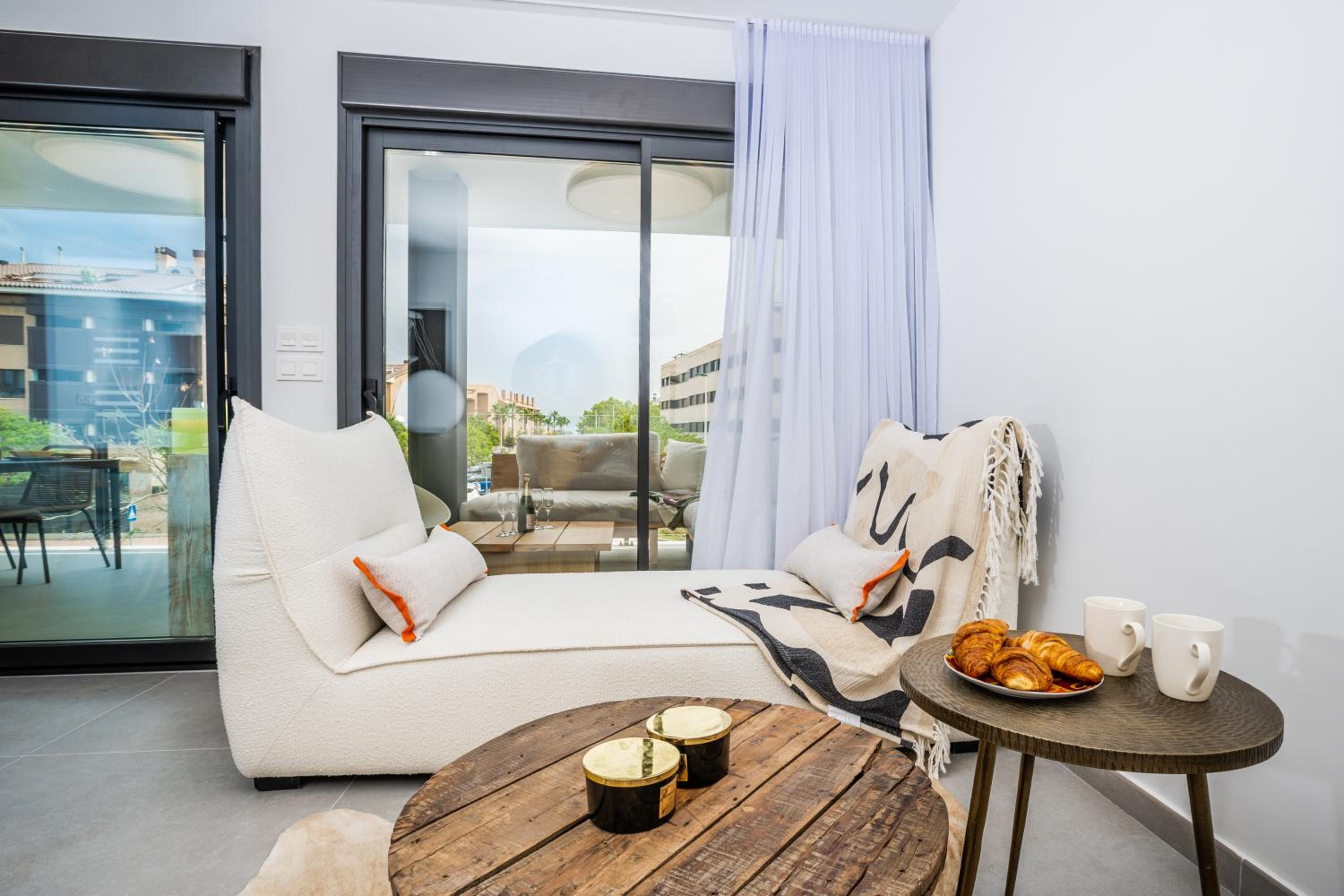 Prime Spanish Holidays - Rennes Arenal Playa Apartments