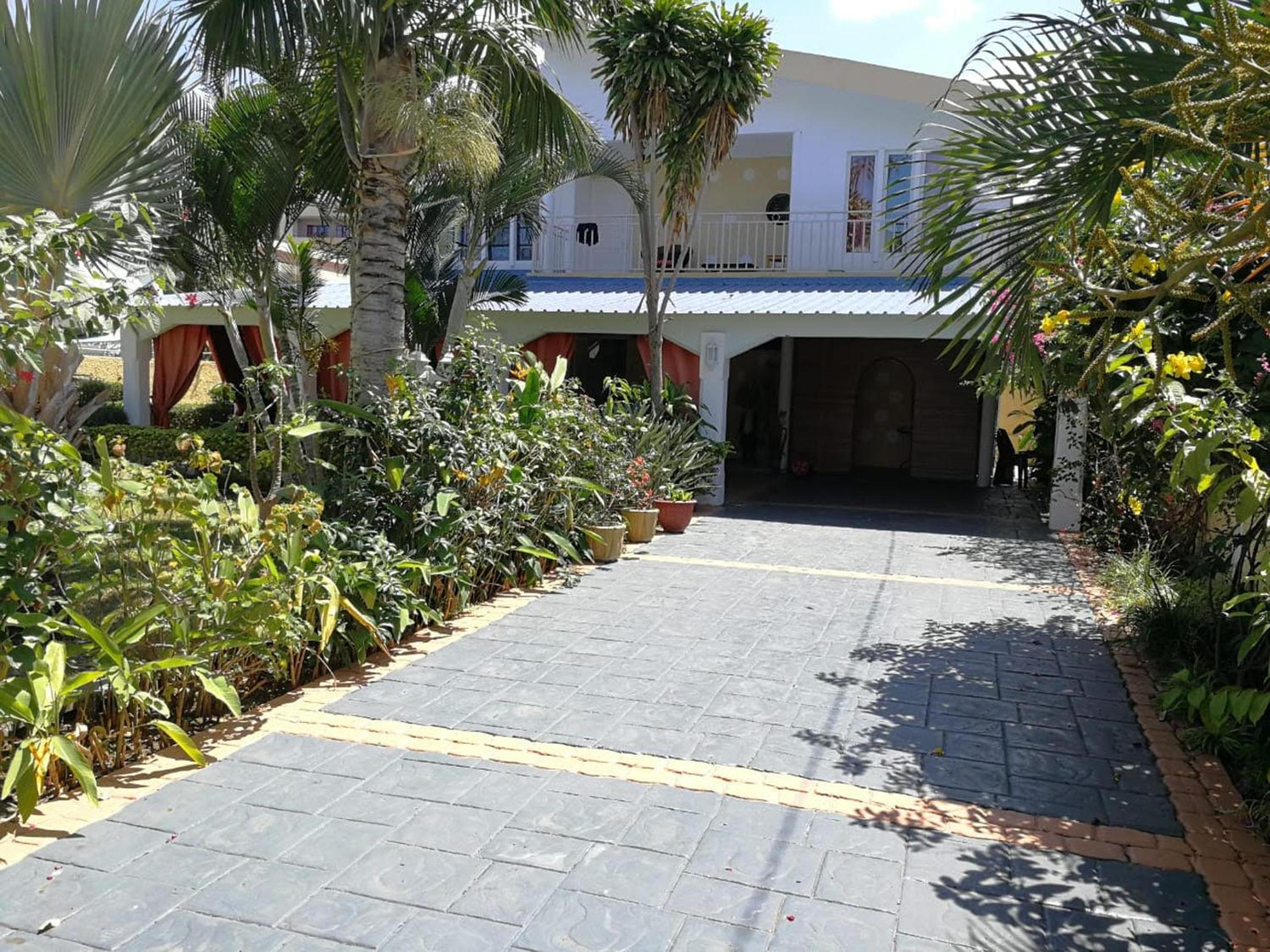 Charming studio in Flic en Flac with enclosed garden, 25m² view 4