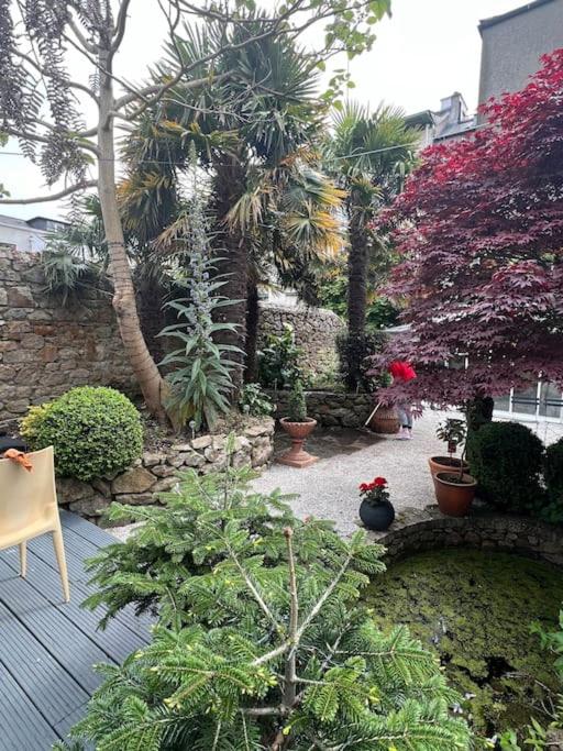 Hideaway Garden Paradise