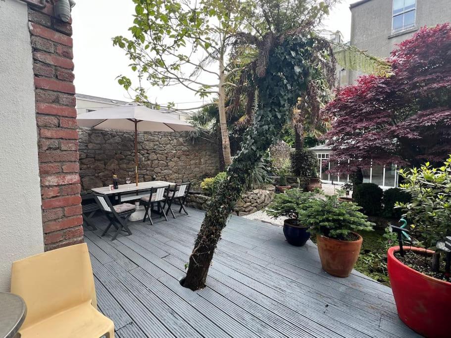 Hideaway Garden Paradise